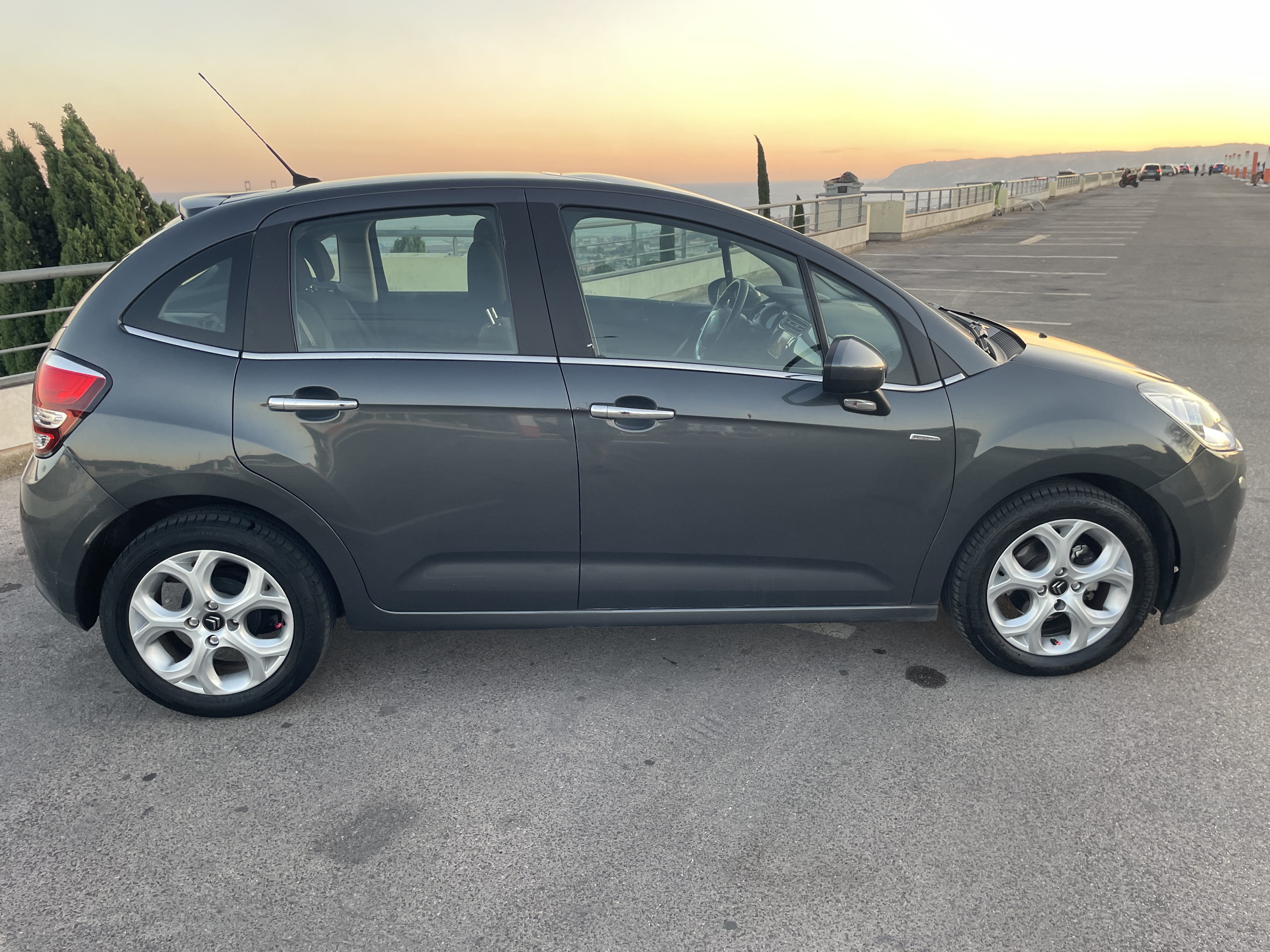 Citroen C3 Exclusive Full option con Puertos de carga USB