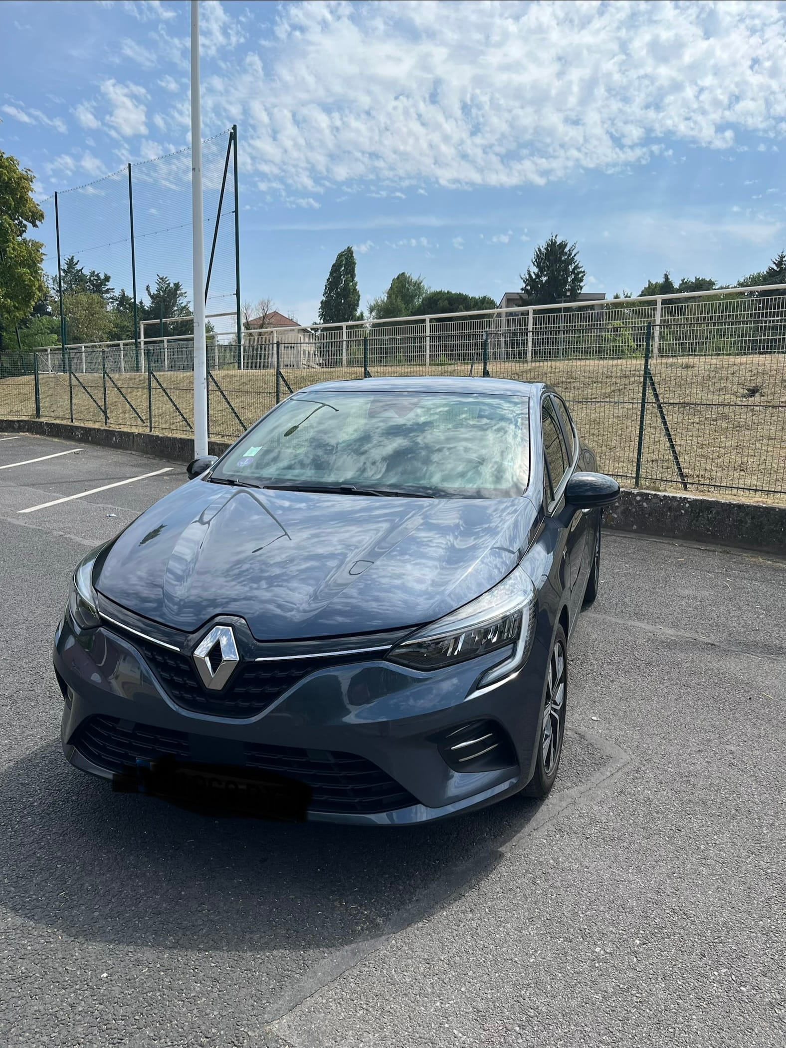 Renault Clio E-tech, 2022, Essence 98 / Électrique (hybride), automatique