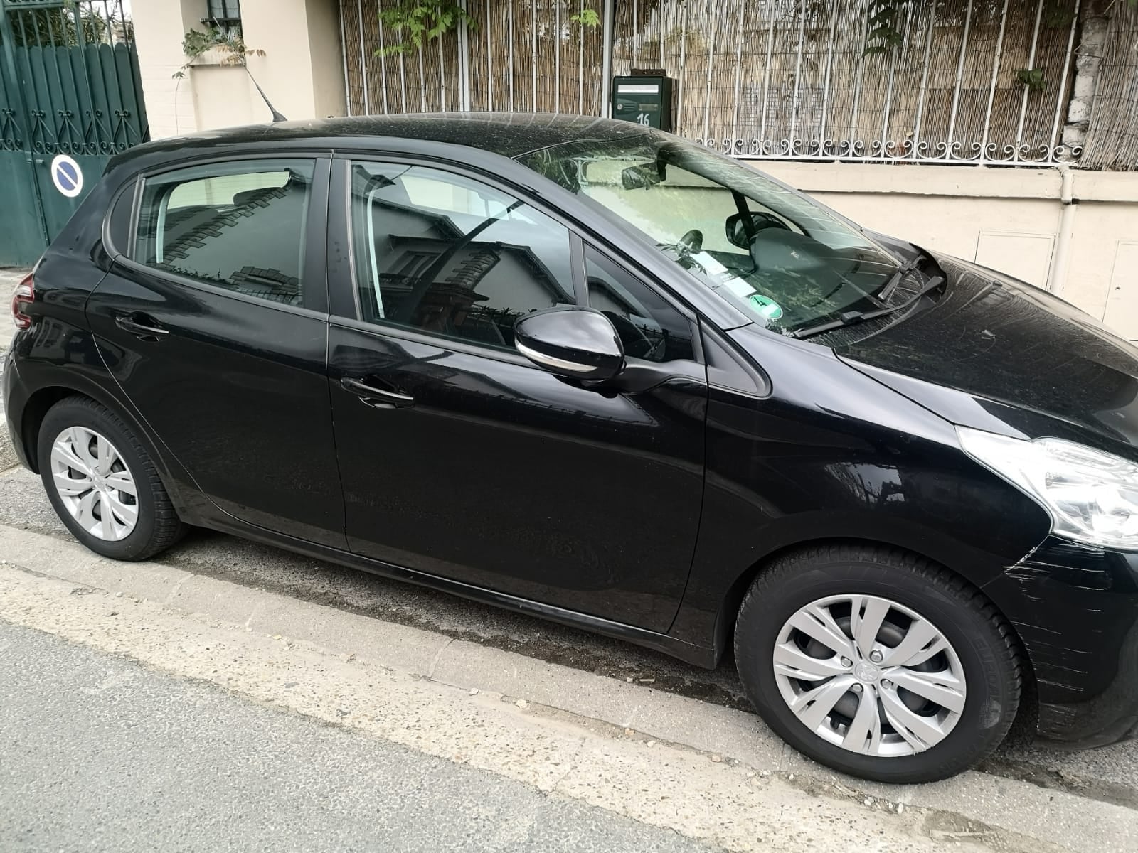 Peugeot 208 avec Climatisation