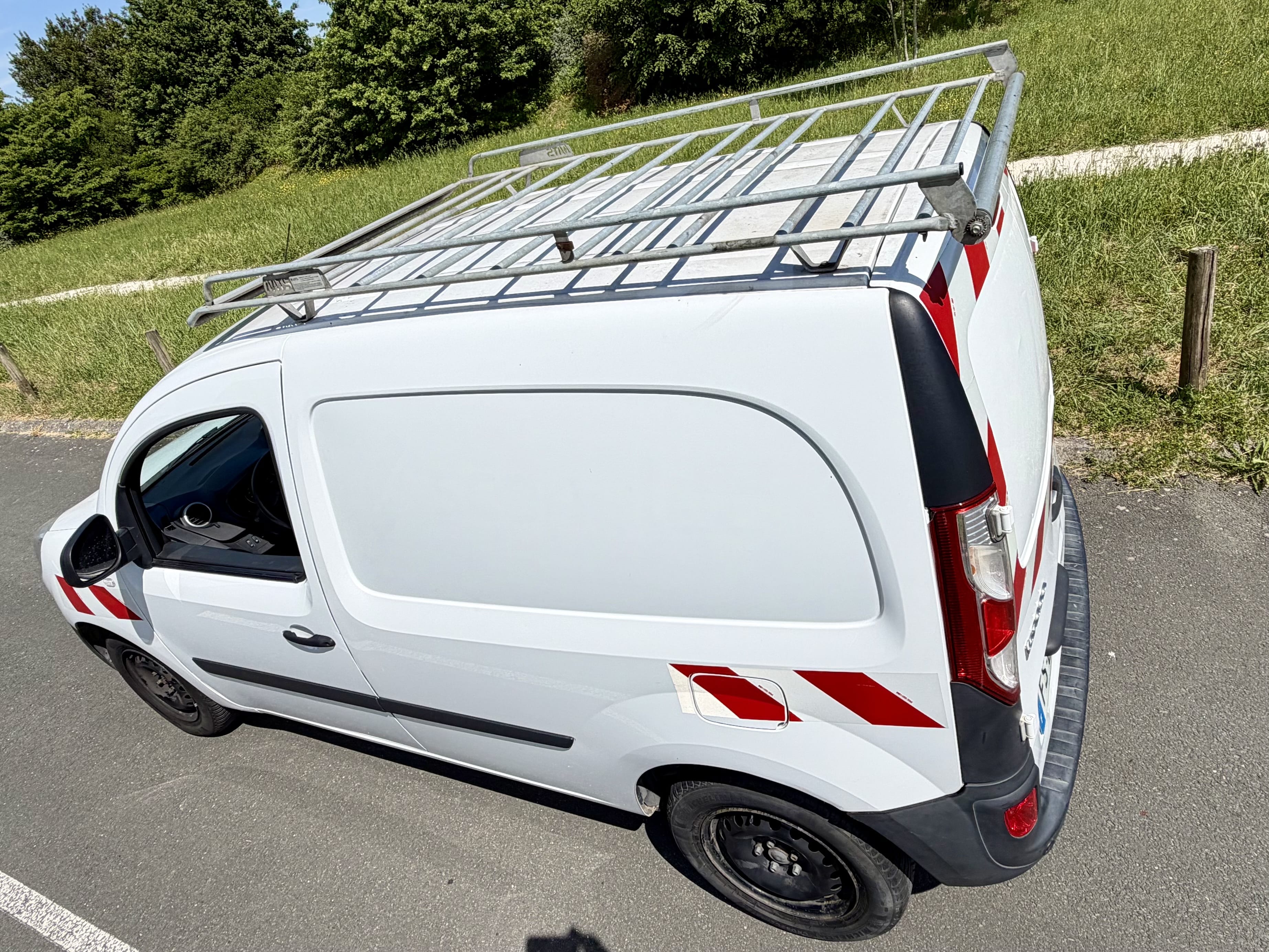 Renault Kangoo Express 3M³ - 5L/100 - Dispo 24H/24 avec Autoradio