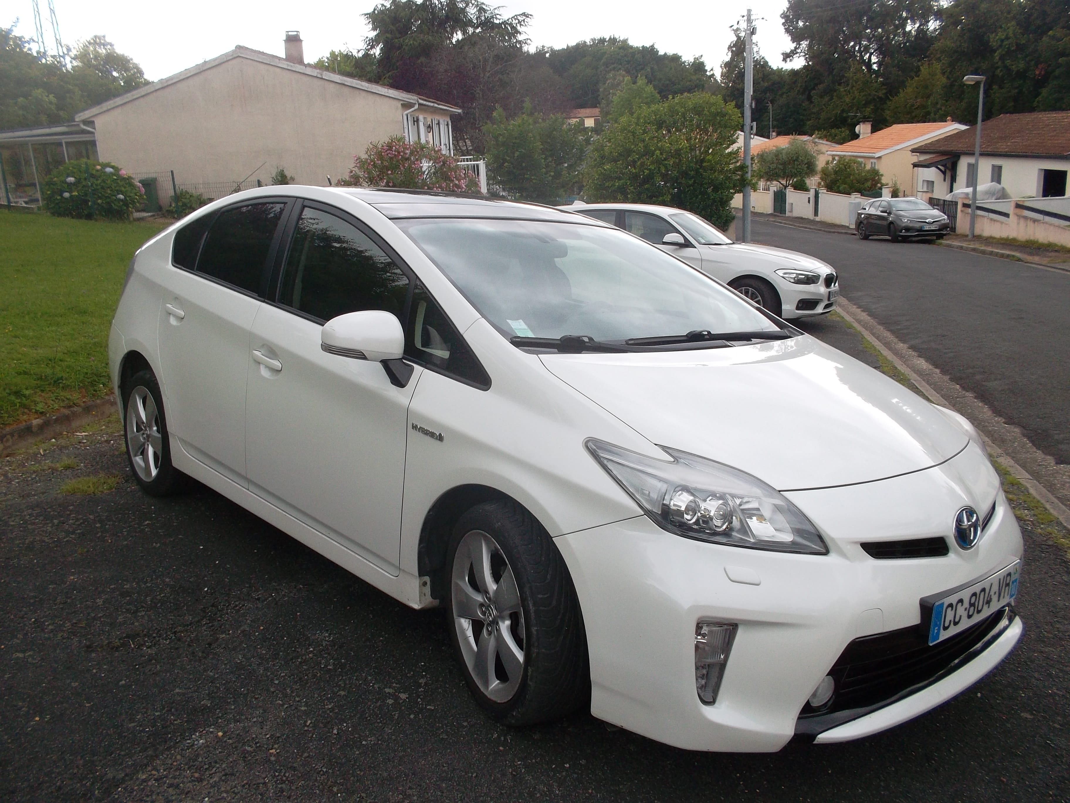 Toyota Prius lounge ,ttes options,136cv,cuir, solar, 17p avec Climatisation
