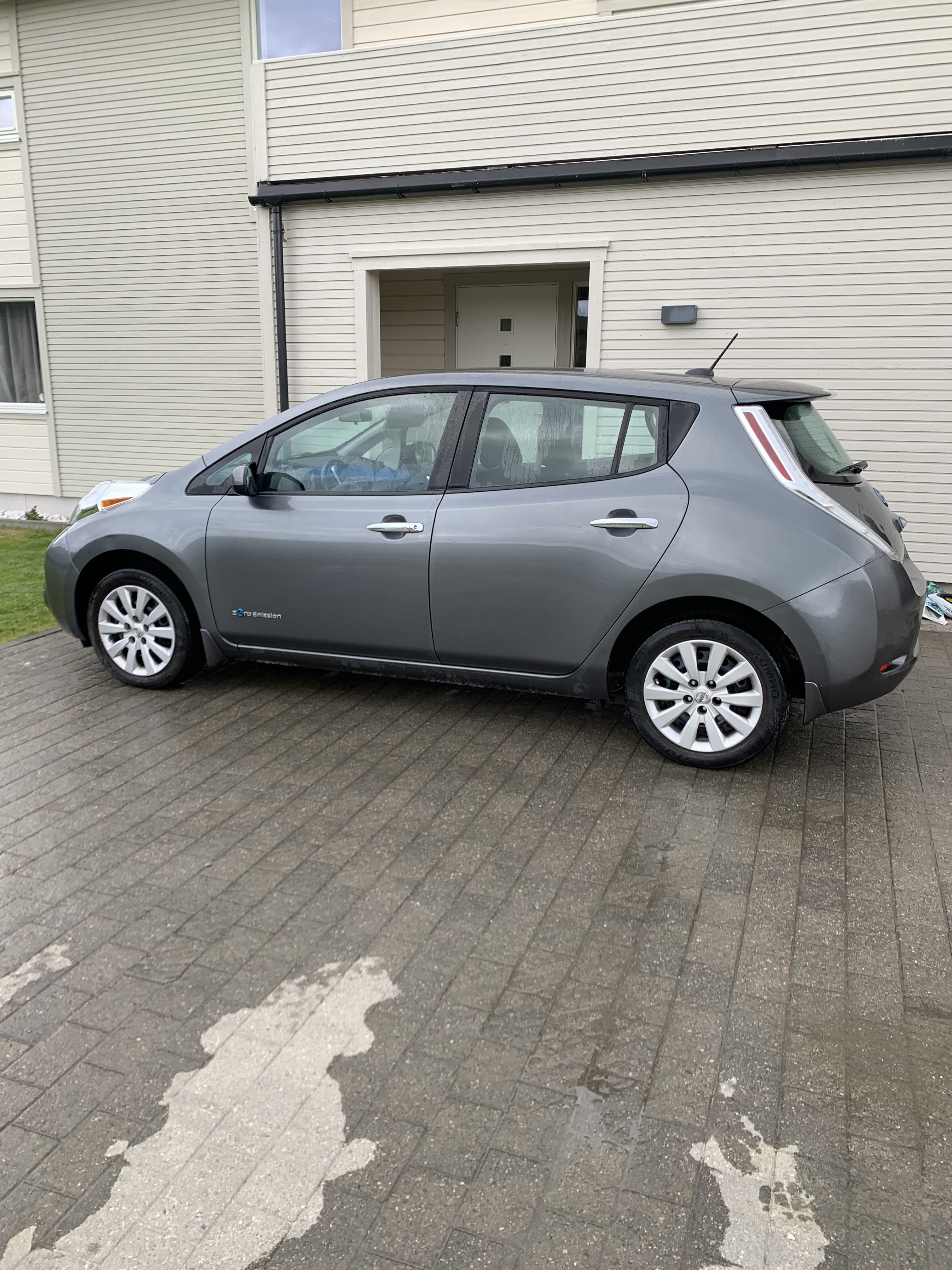 Nissan Leaf with Air conditioning