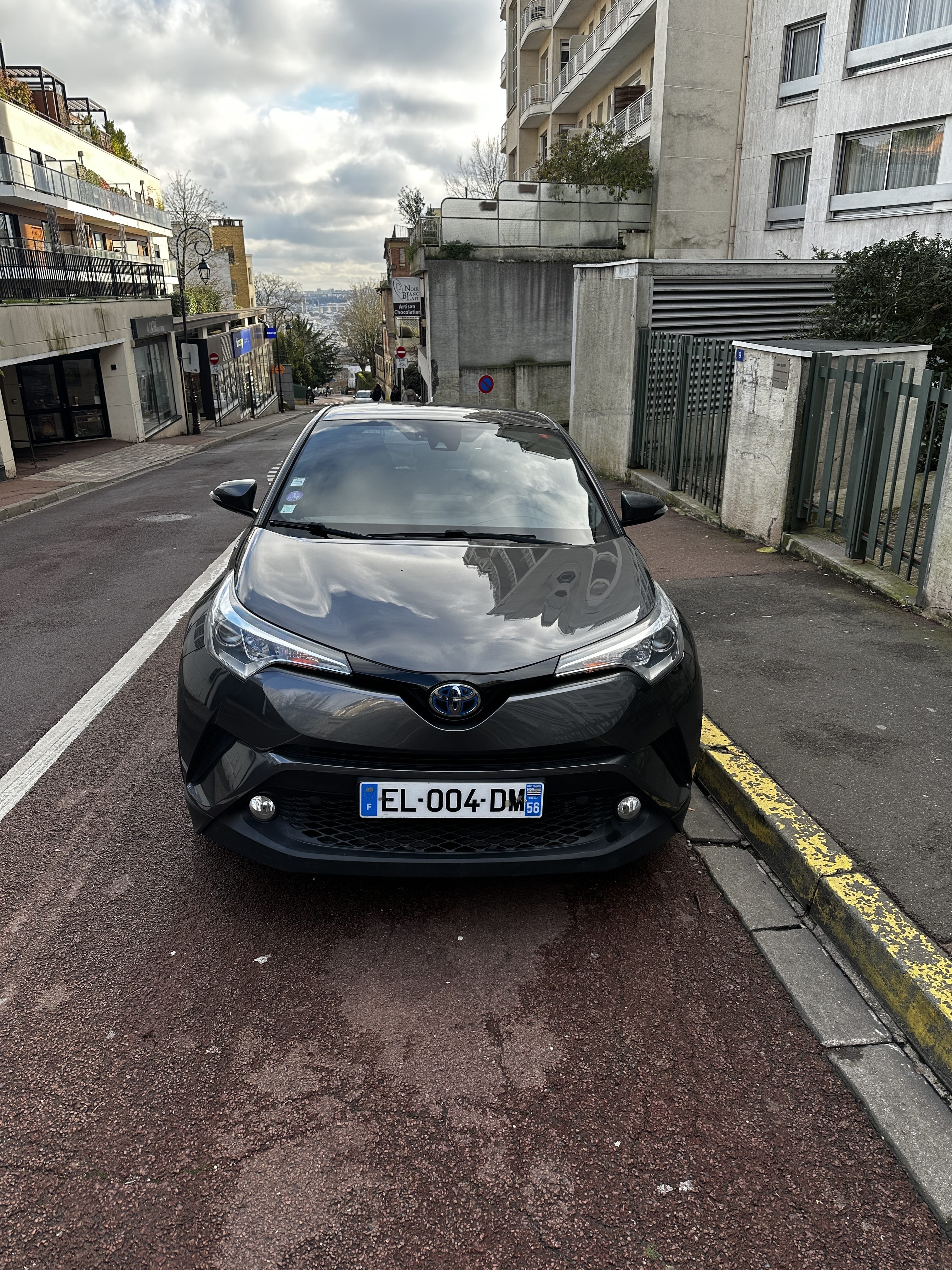 Toyota C-HR Hybrid avec Climatisation
