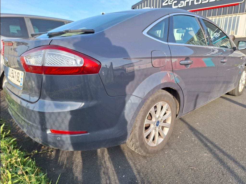 Ford Mondeo avec GPS