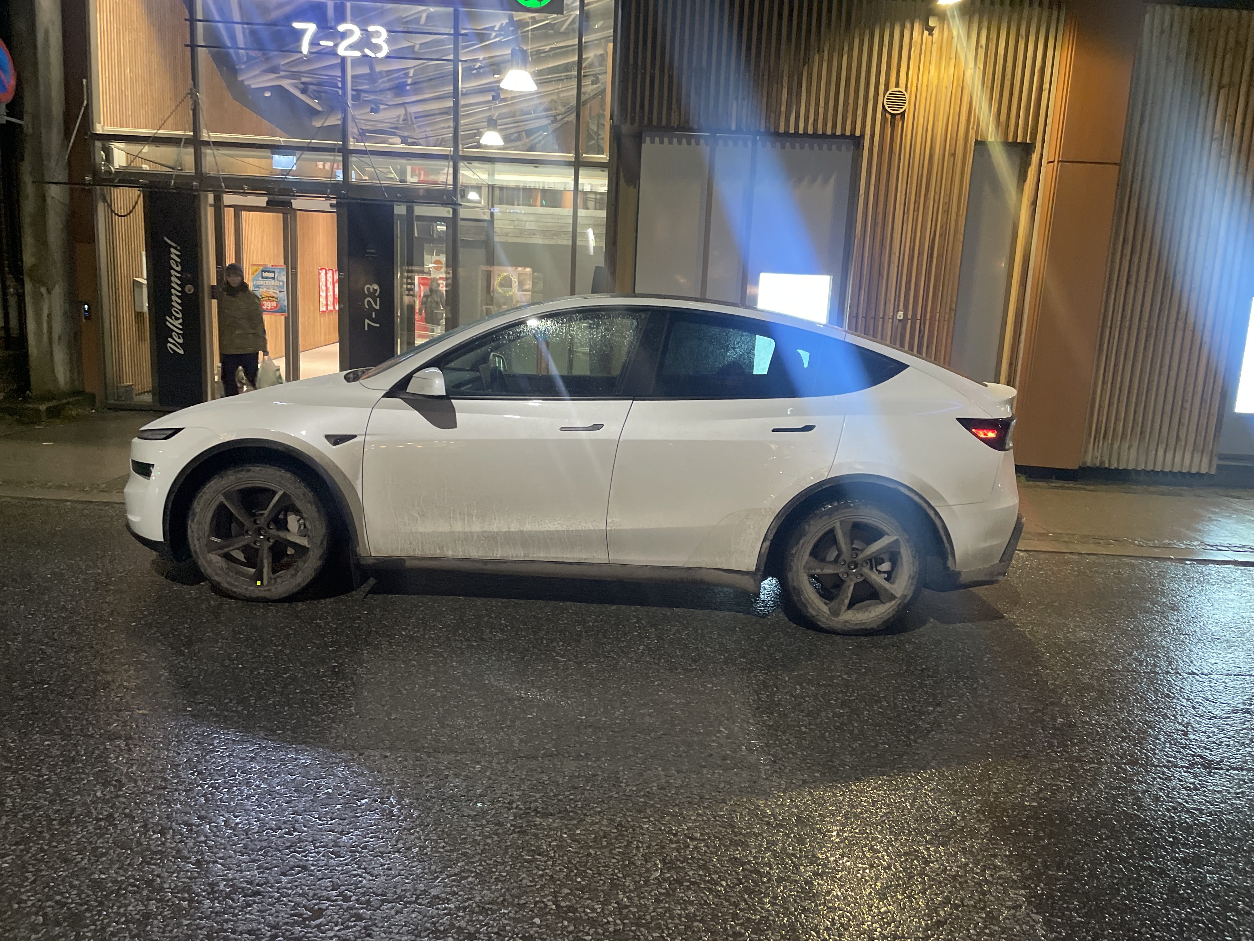 Tesla Model Y Long Range with Air conditioning