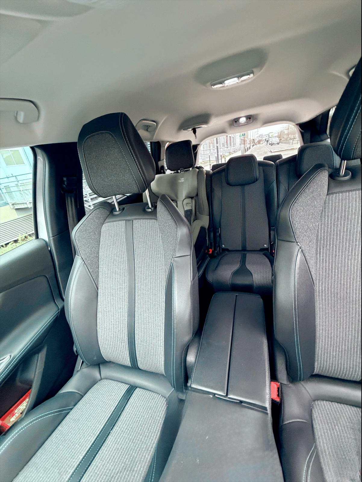 Peugeot 5008 avec Siège bébé