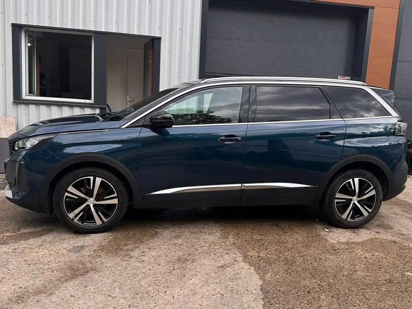 Peugeot 5008, 2022, Essence 95, automatique, 7 places