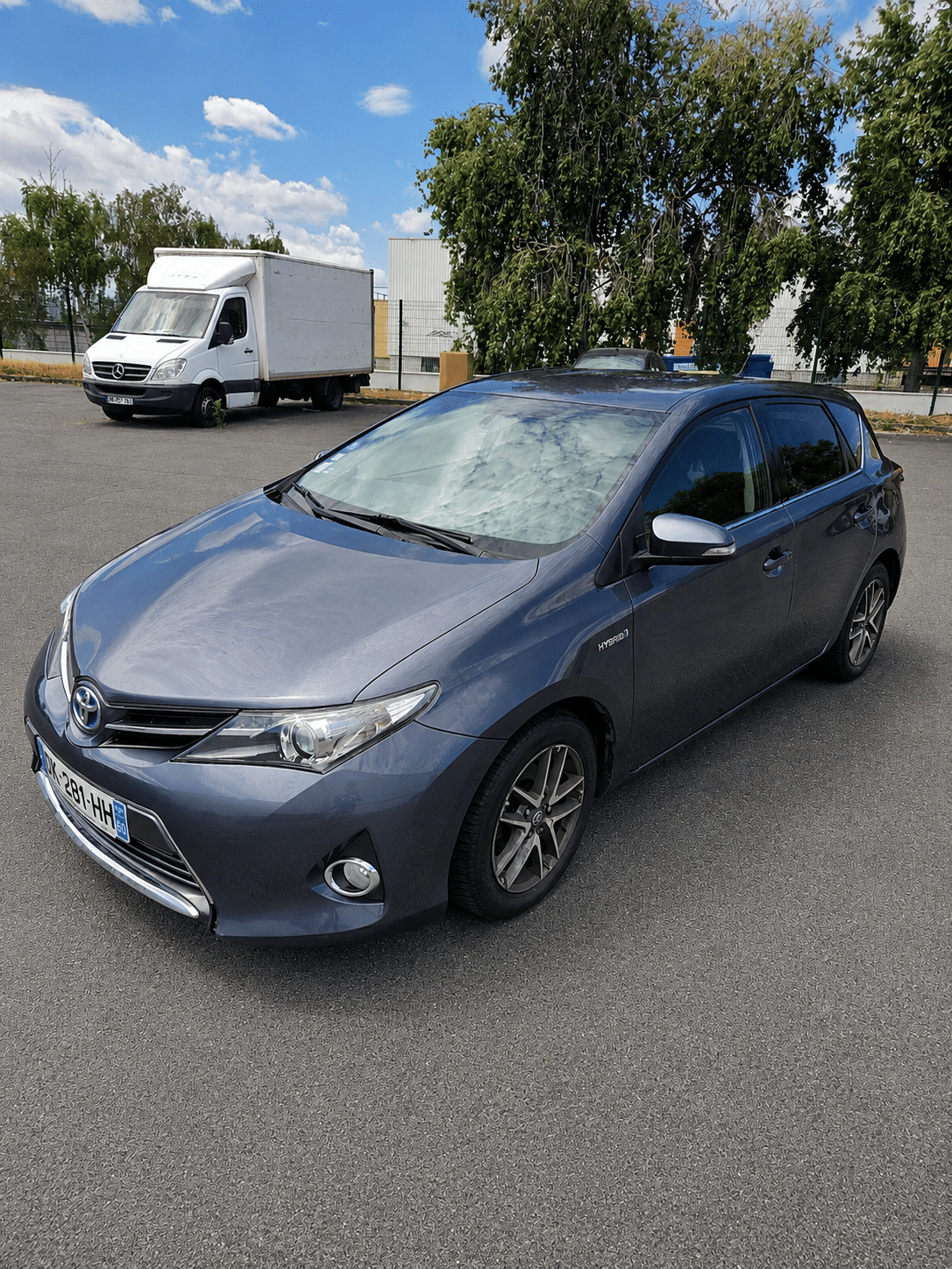Toyota Auris, 2014, Essence 95 / Électrique (hybride), automatique