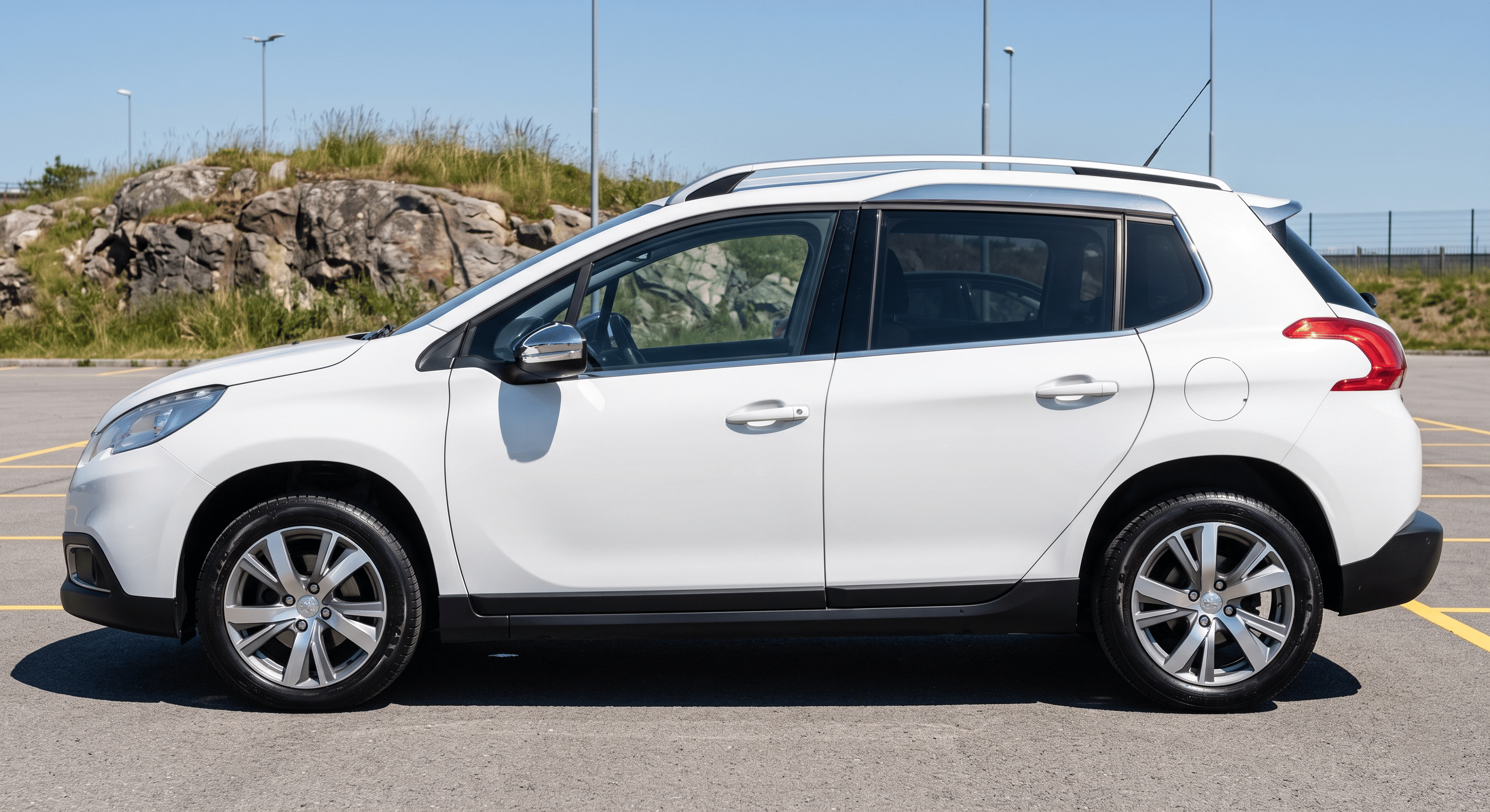 Peugeot 2008, 2017, Essence 95