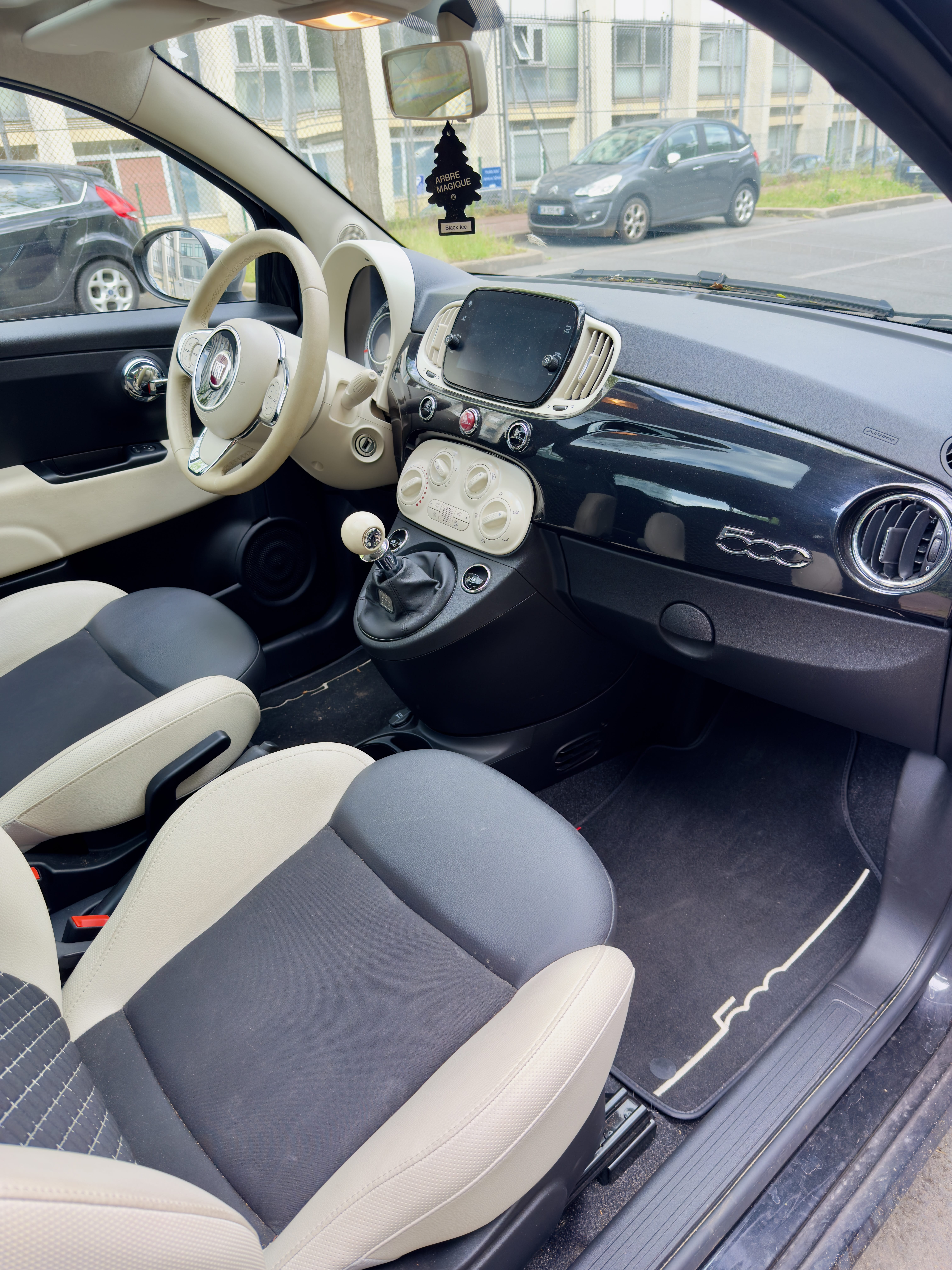 Fiat 500 C Hybride avec Port USB
