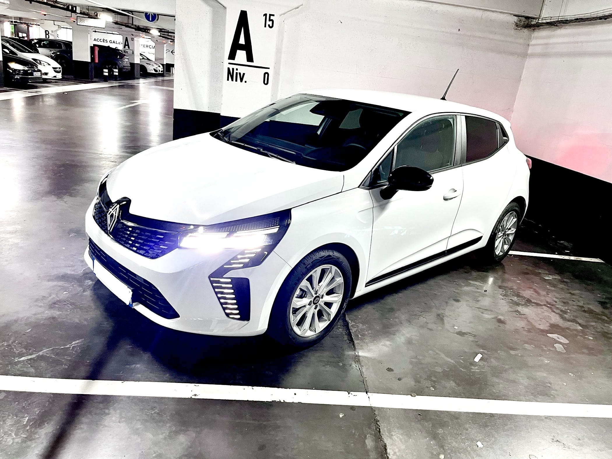 Renault Clio, 2023, Essence 95