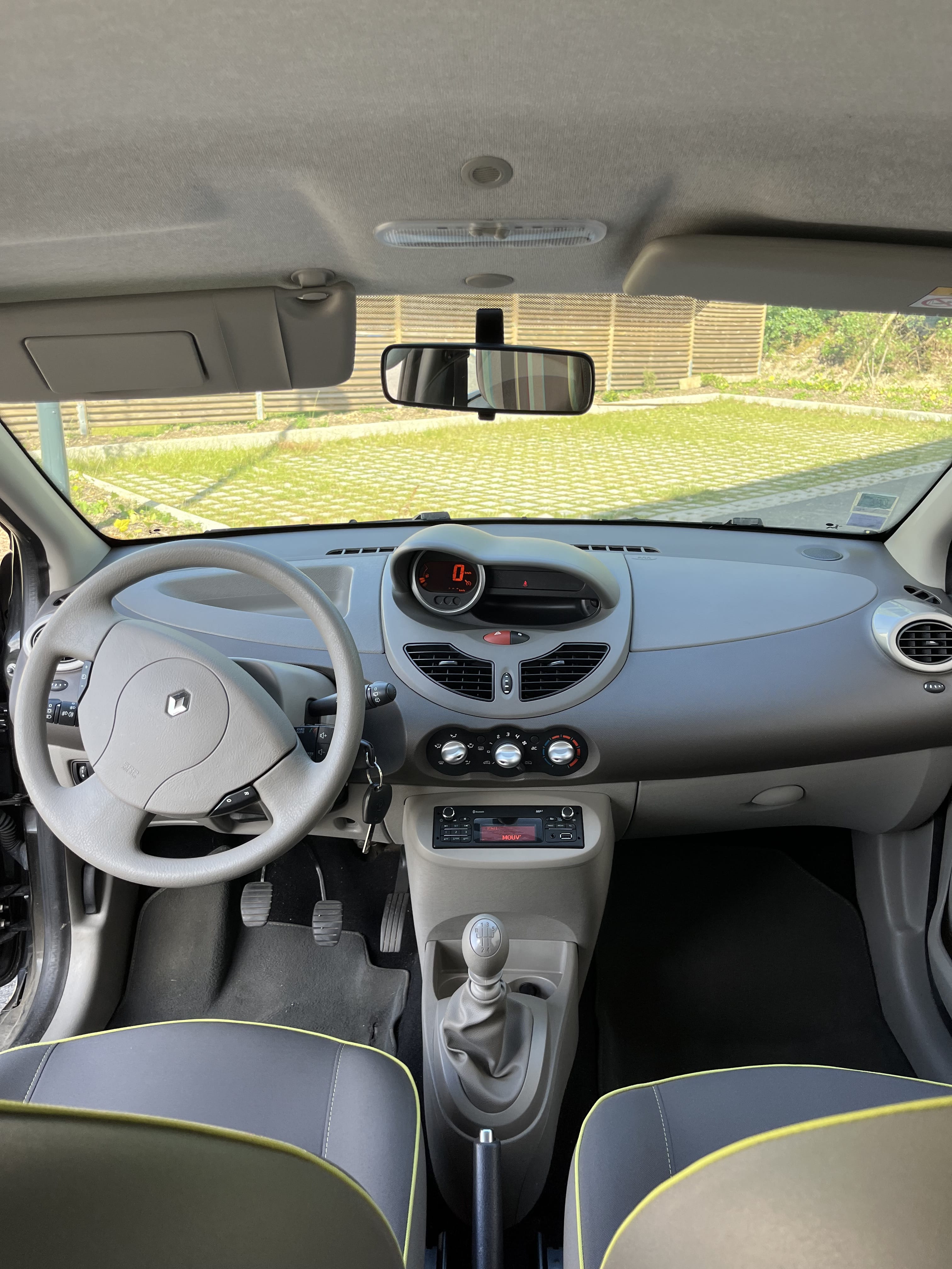 Renault Twingo with Bluetooth audio