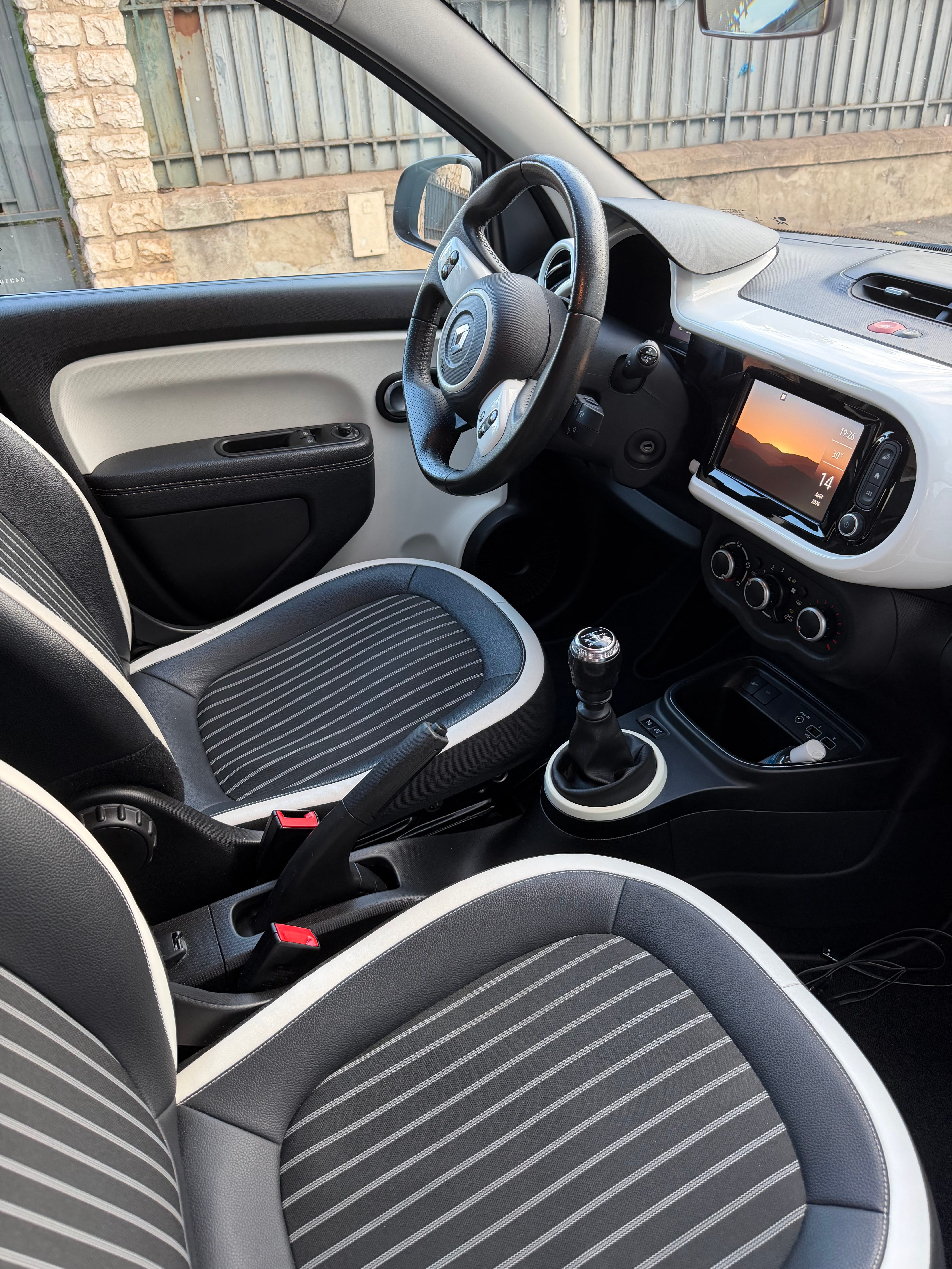 Renault Twingo III avec Port USB