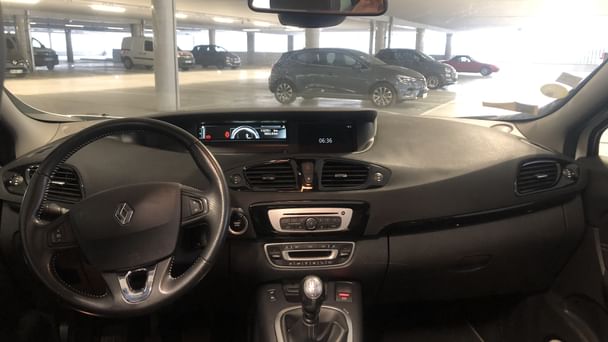 Renault Grand Scenic Exclu Dans la Gare Saint Jean Louez le Renault Grand Scénic 7 Places – Confort et Éco ! avec Régulateur de vitesse