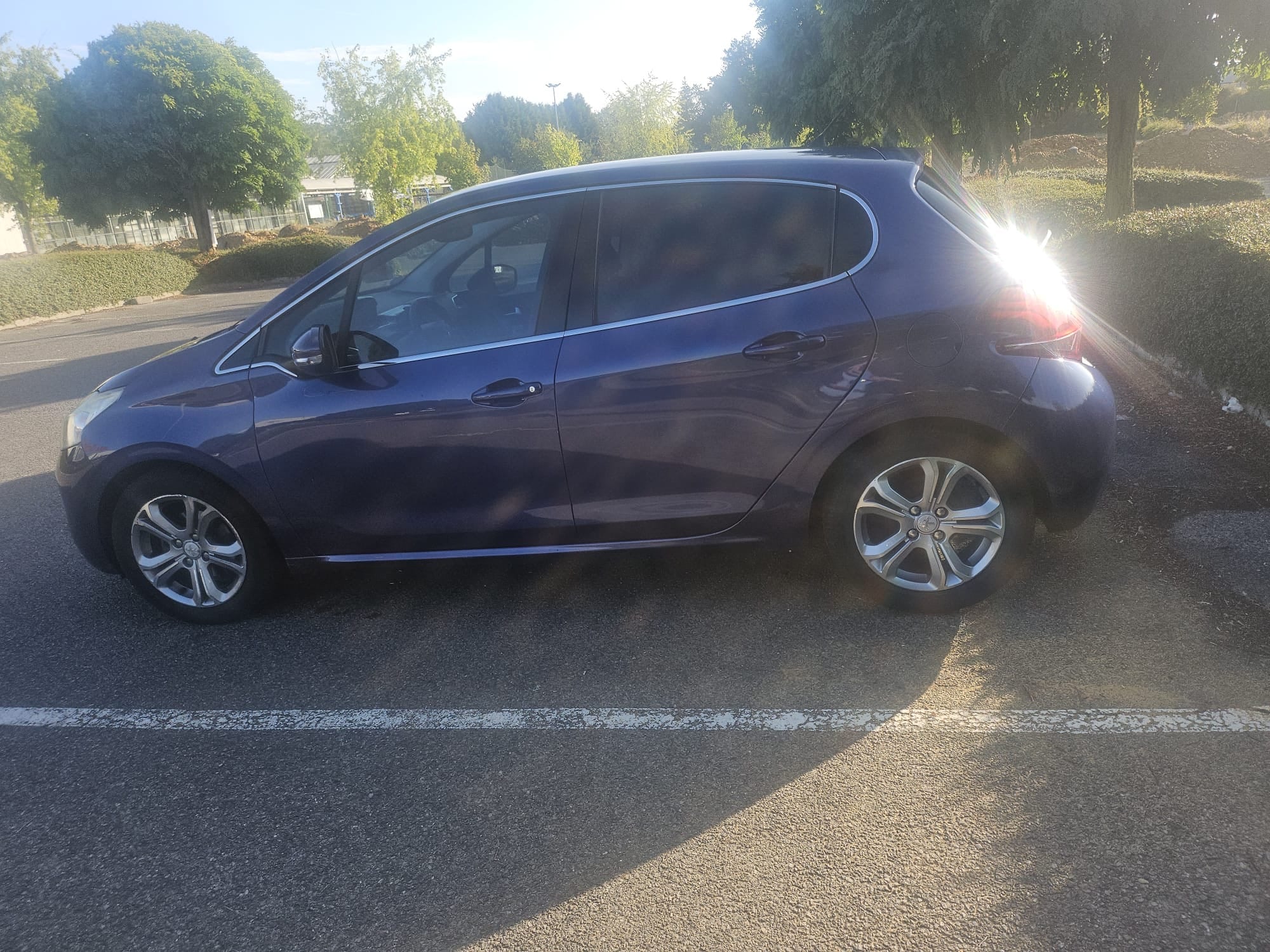 Peugeot 208, 2012, Essence 98