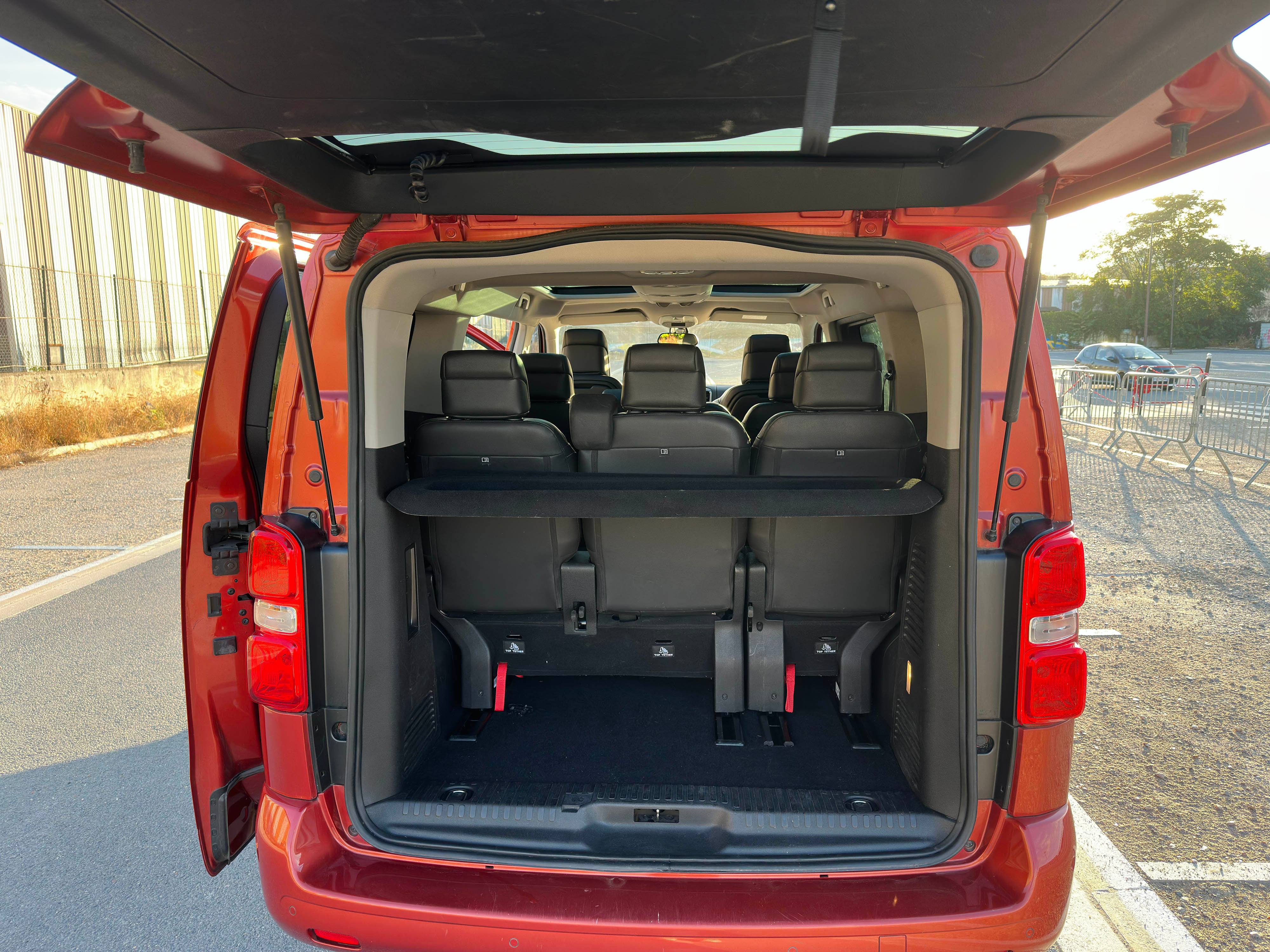 Peugeot Traveller 2.0 BlueHDi 180ch avec Port USB