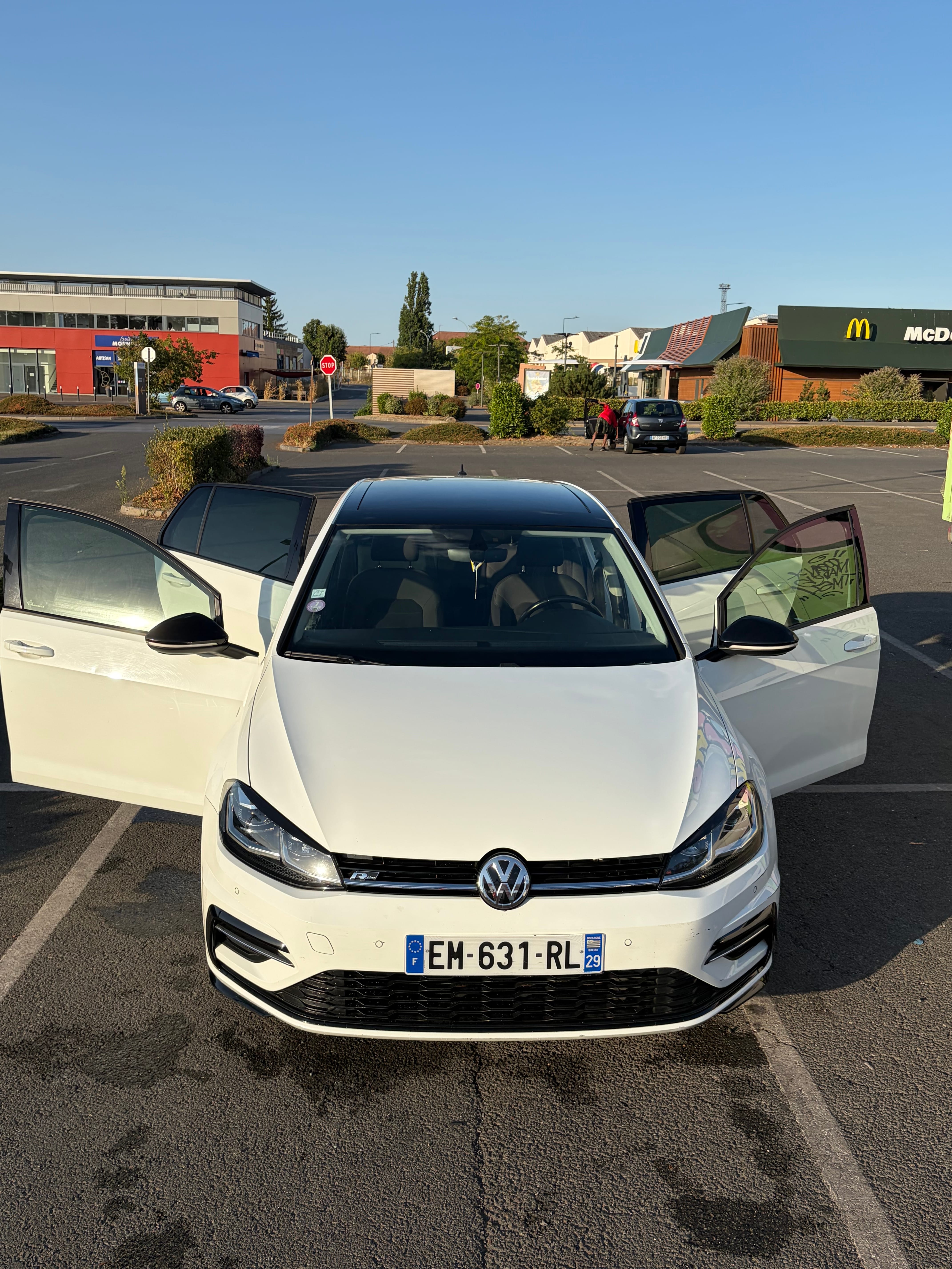 Volkswagen Golf R-Line