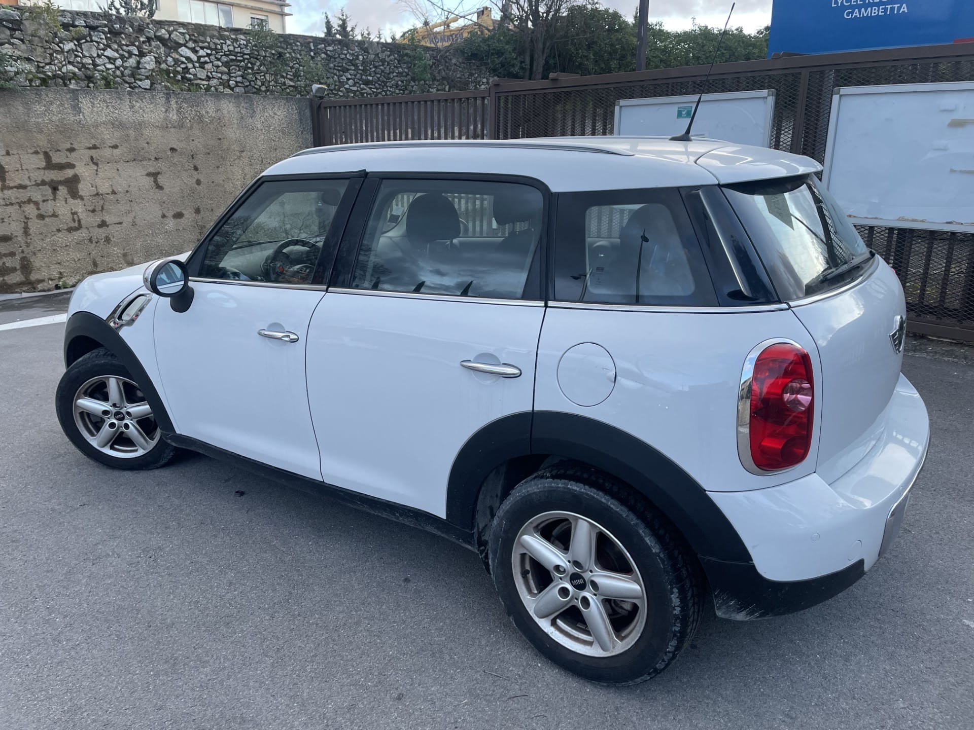 Mini Cooper 5 portes avec Climatisation