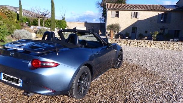 Mazda MX-5 Roadster avec GPS
