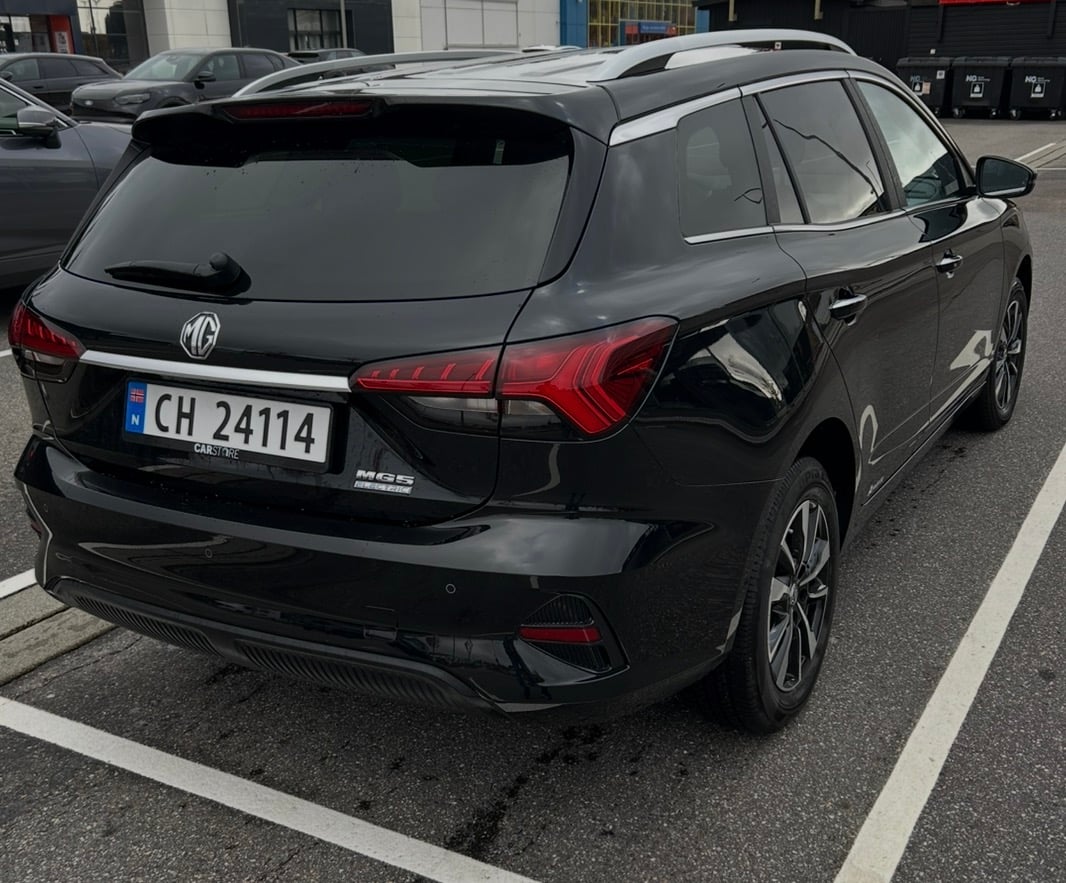 MG MG5 med Ryggekamera