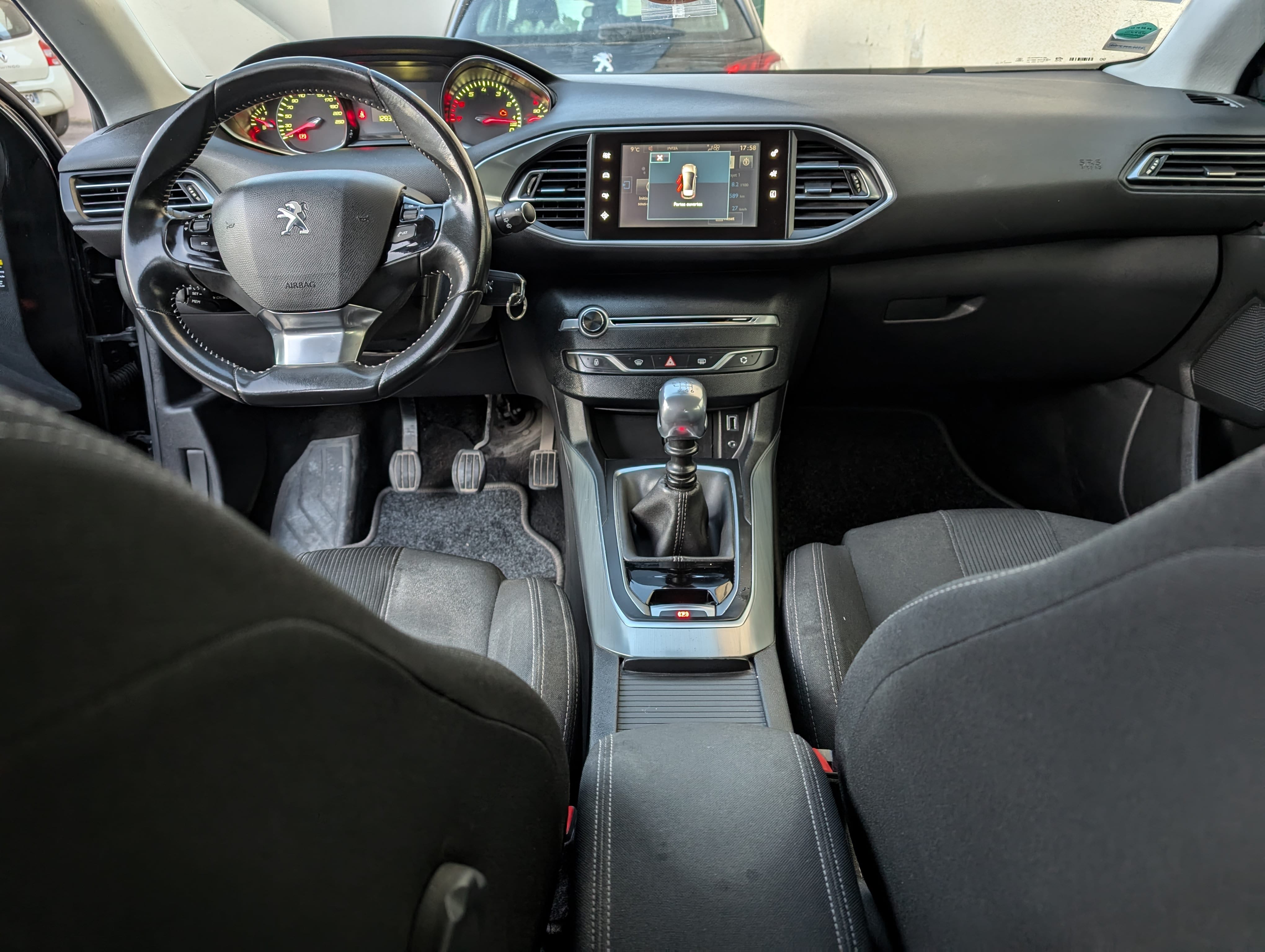 Peugeot 308 1.6 essence avec Régulateur de vitesse