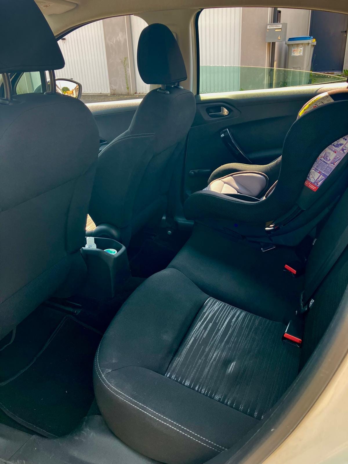 Peugeot 208 avec Entrée audio / iPod