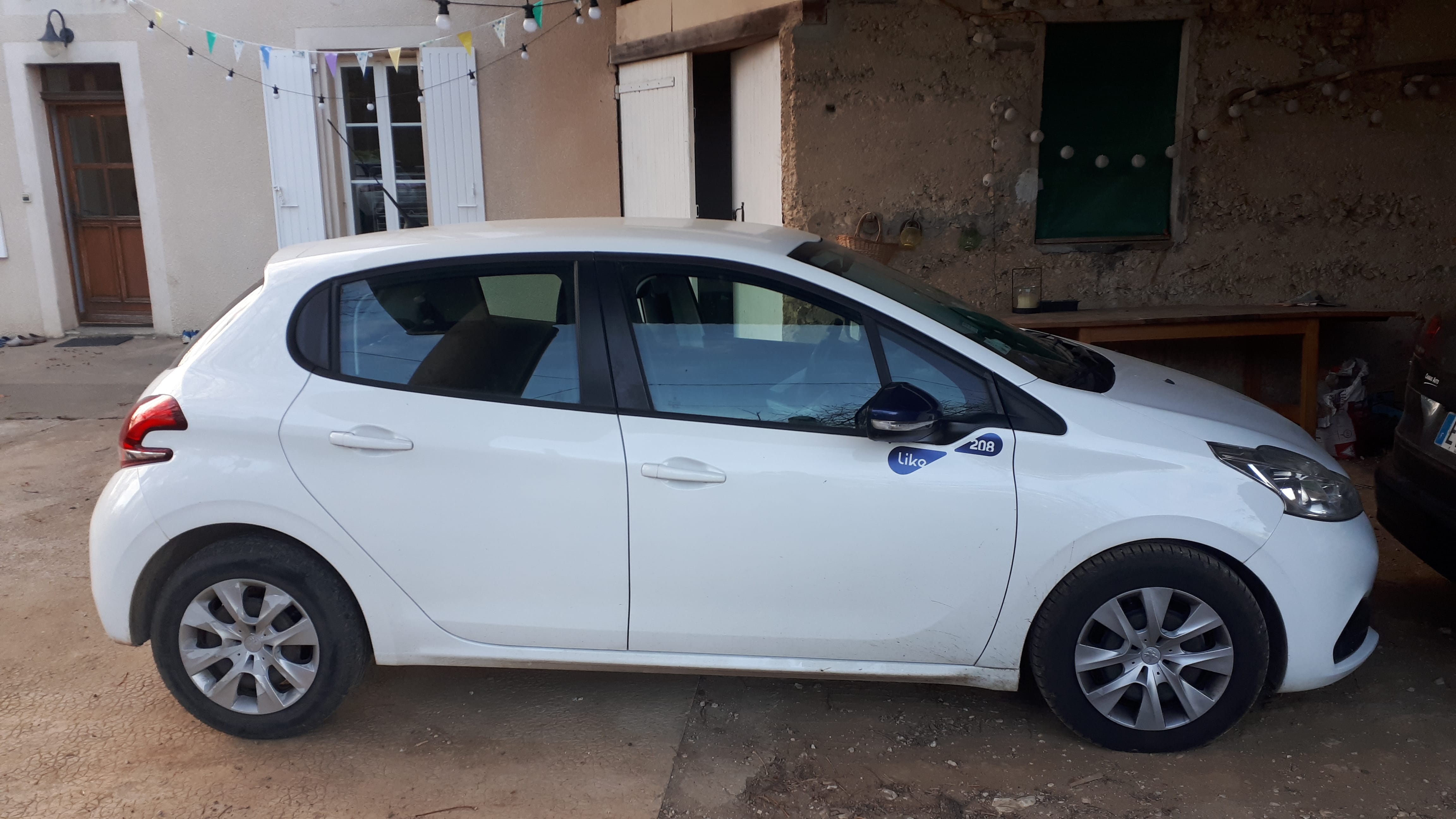 Peugeot 208 avec Climatisation