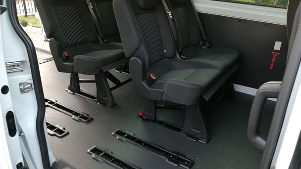 Ford Tourneo Custom 2.2 cdti 9sitzer mit Audio-/iPod-Zugang