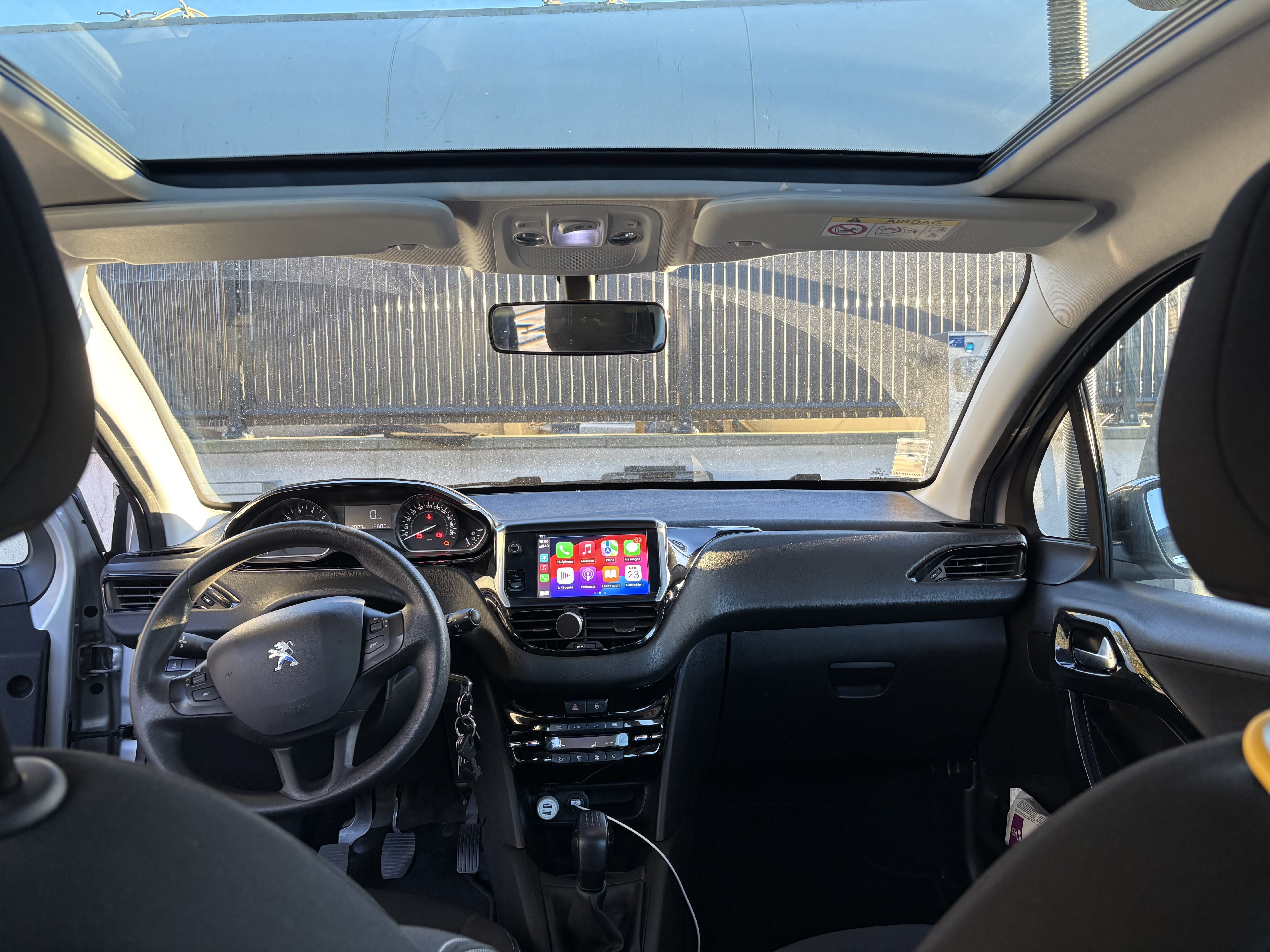 Peugeot 208 avec Entrée audio / iPod