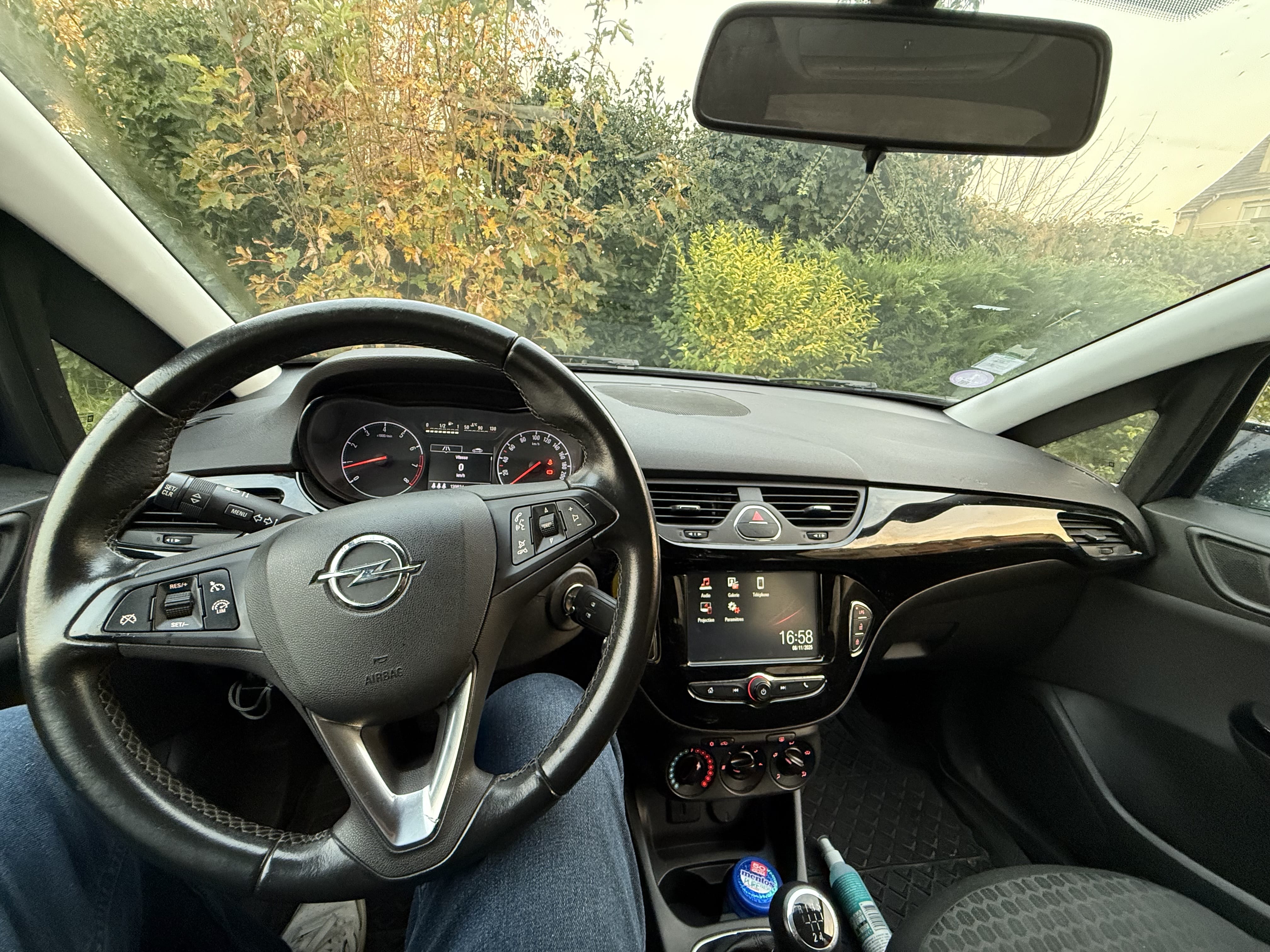 Opel Corsa-E avec GPS