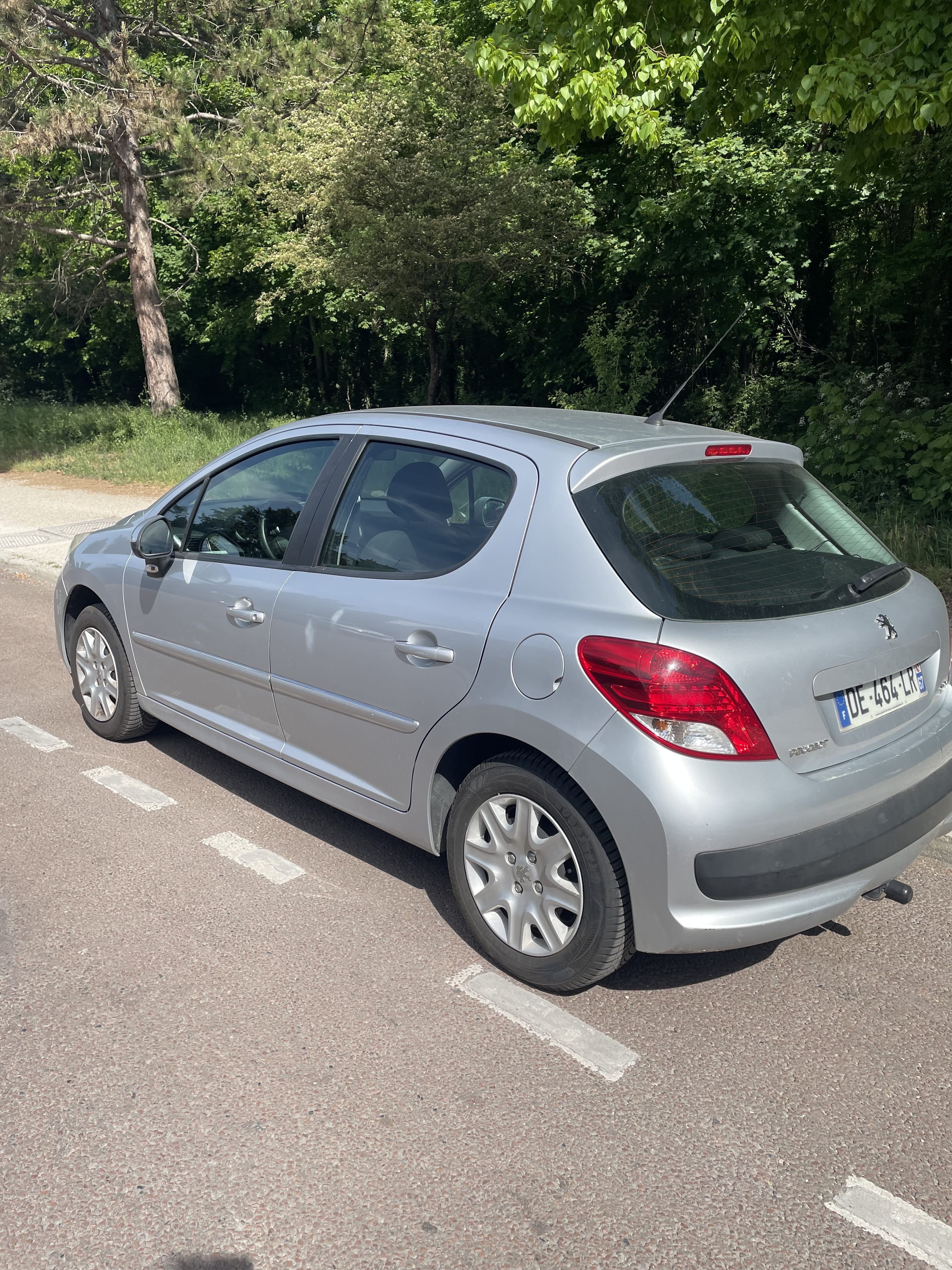 Peugeot 207+ avec Climatisation