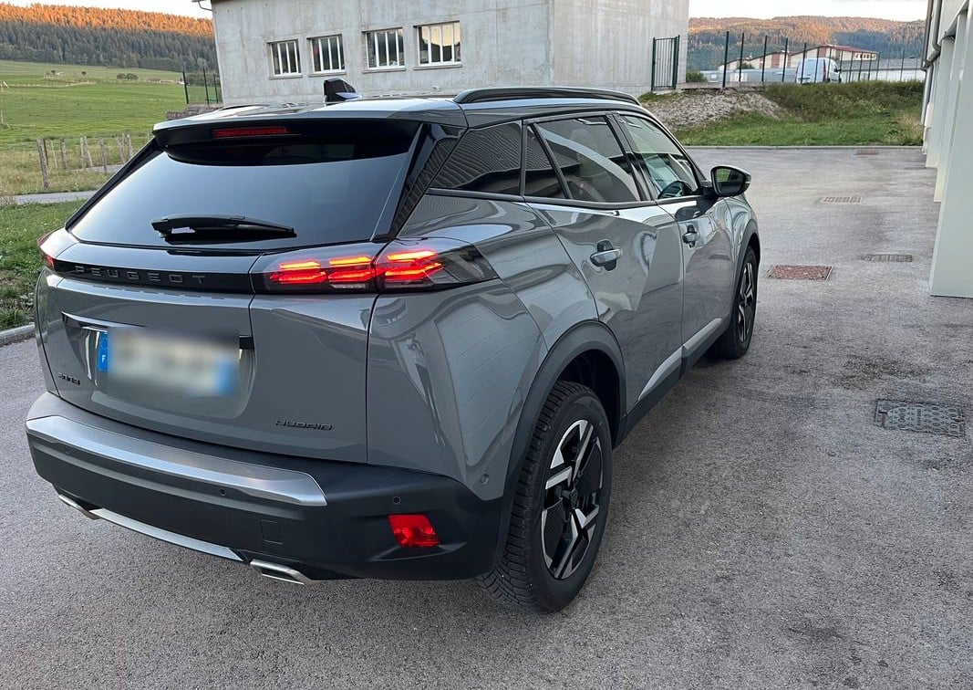 Peugeot 2008 with Backup camera