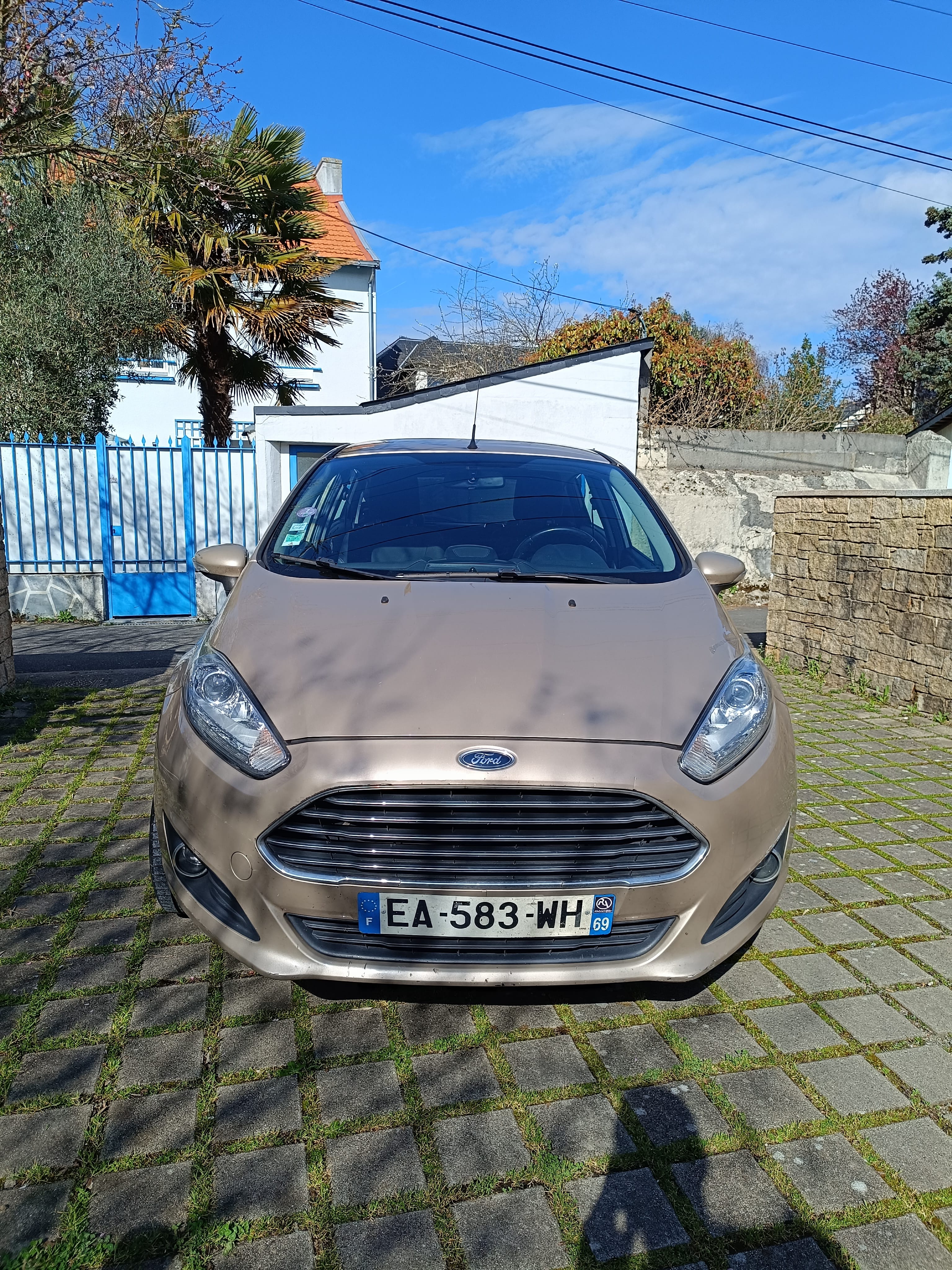 Ford Fiesta avec Climatisation