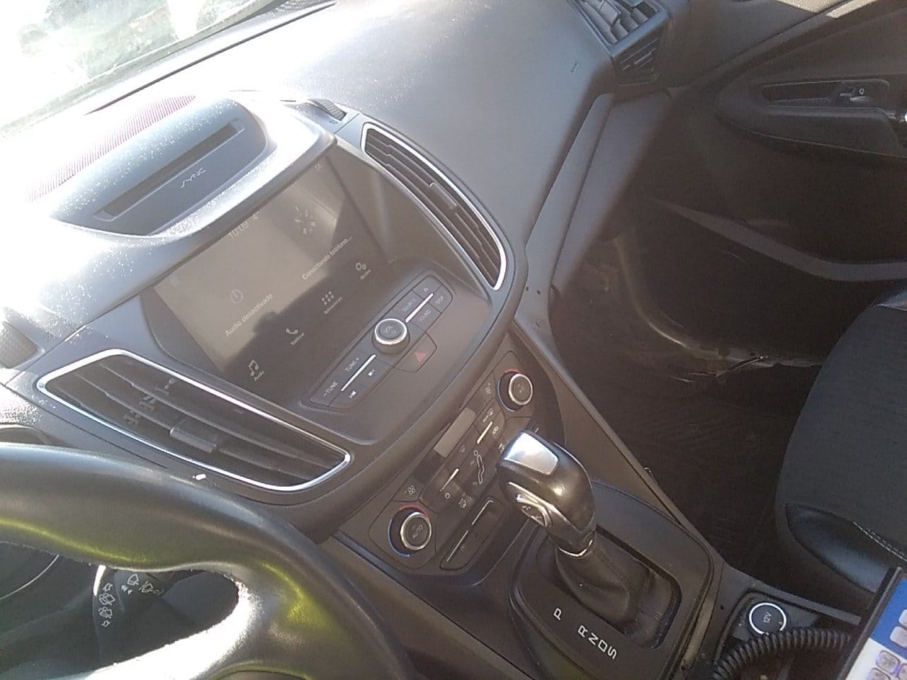 Ford C-Max Business avec Apple CarPlay
