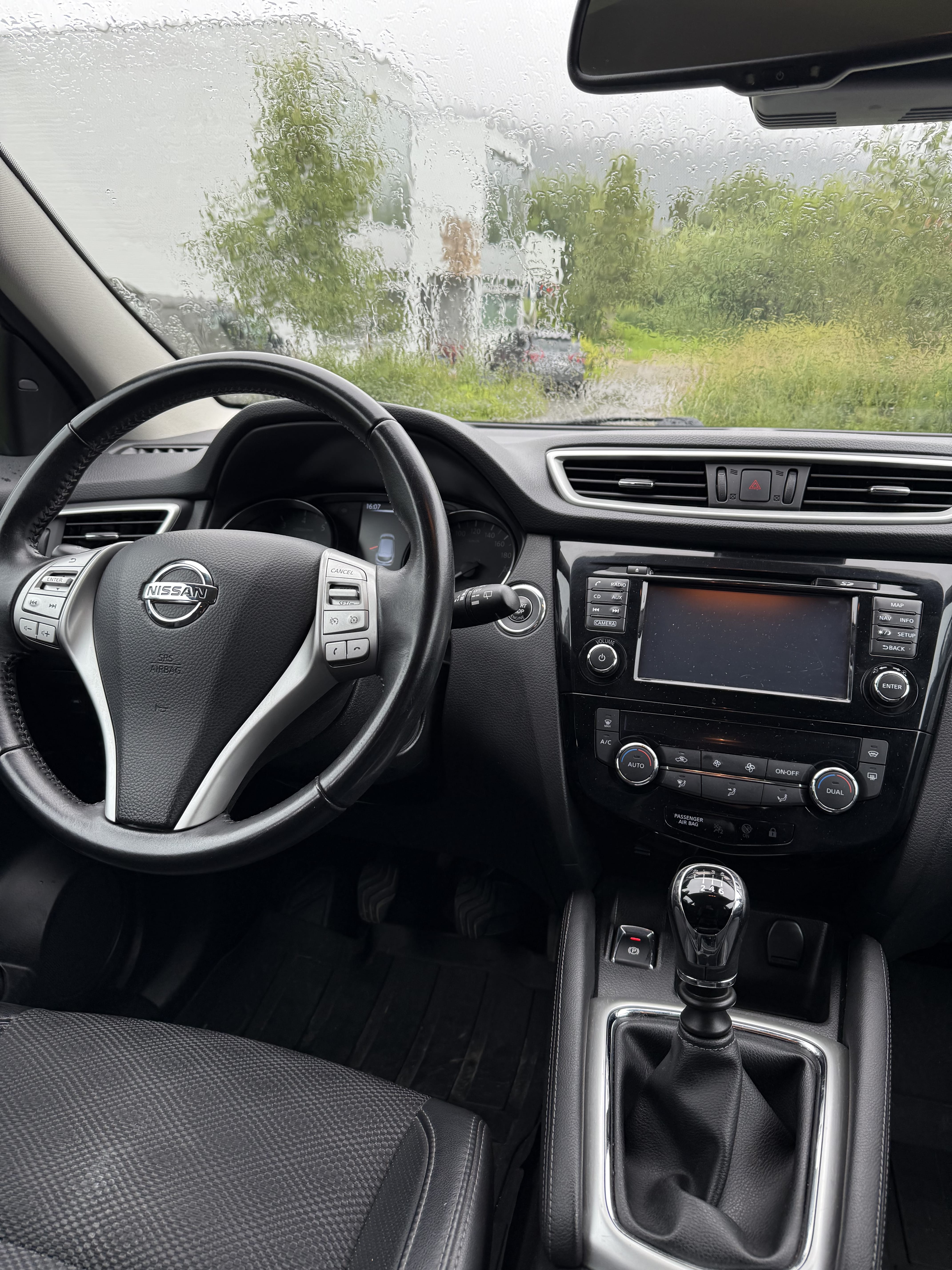 Nissan Qashqai+2 med Bluetooth audio