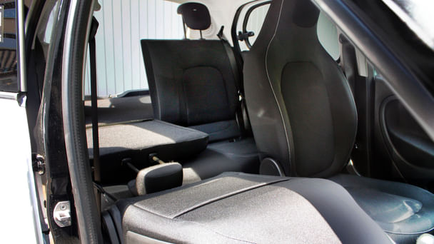 Smart Forfour EQ mit Audio-/iPod-Zugang