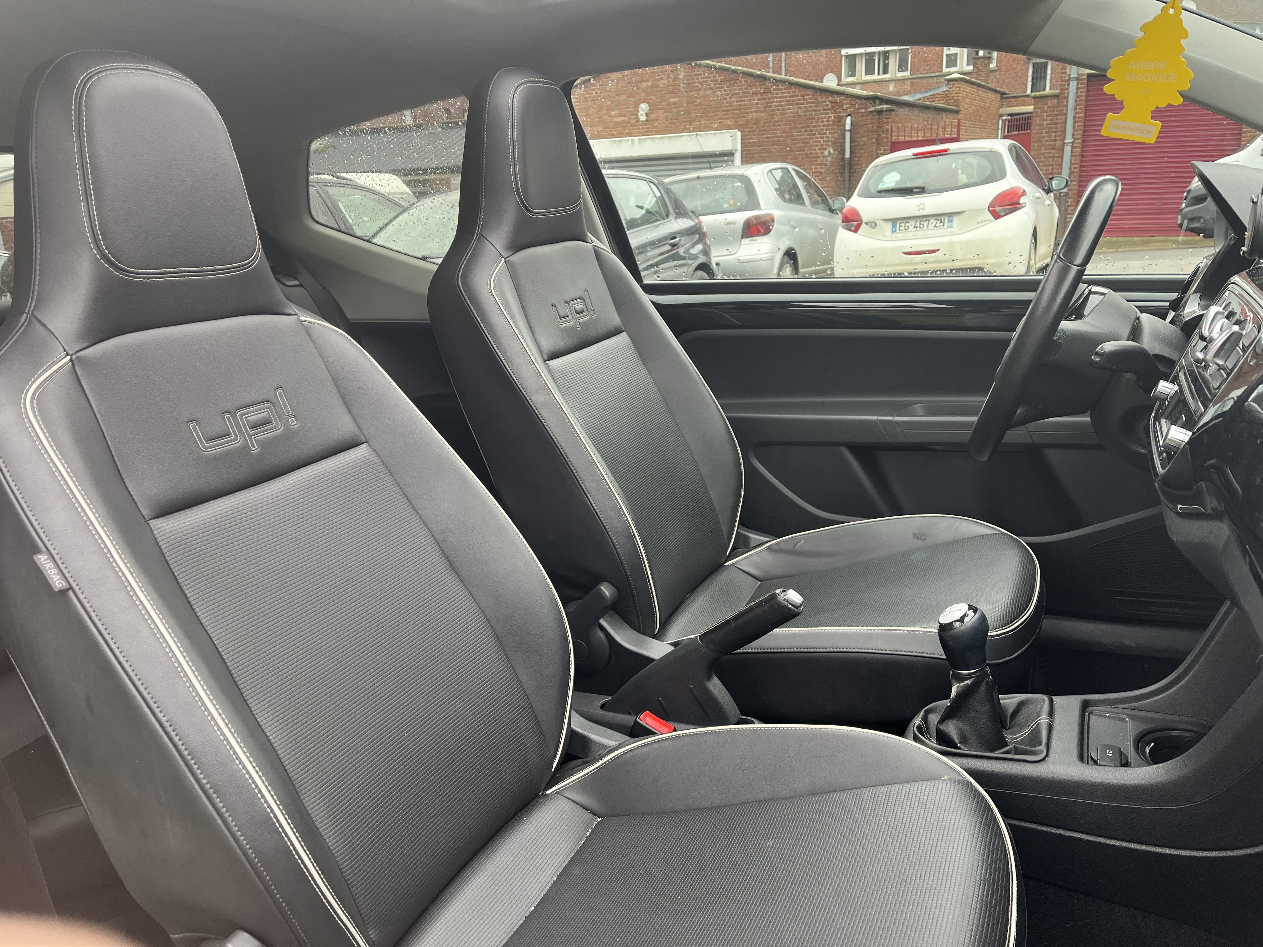 Volkswagen e-Up ! Édition black - 1.0 i 12V 75 cv avec Régulateur de vitesse