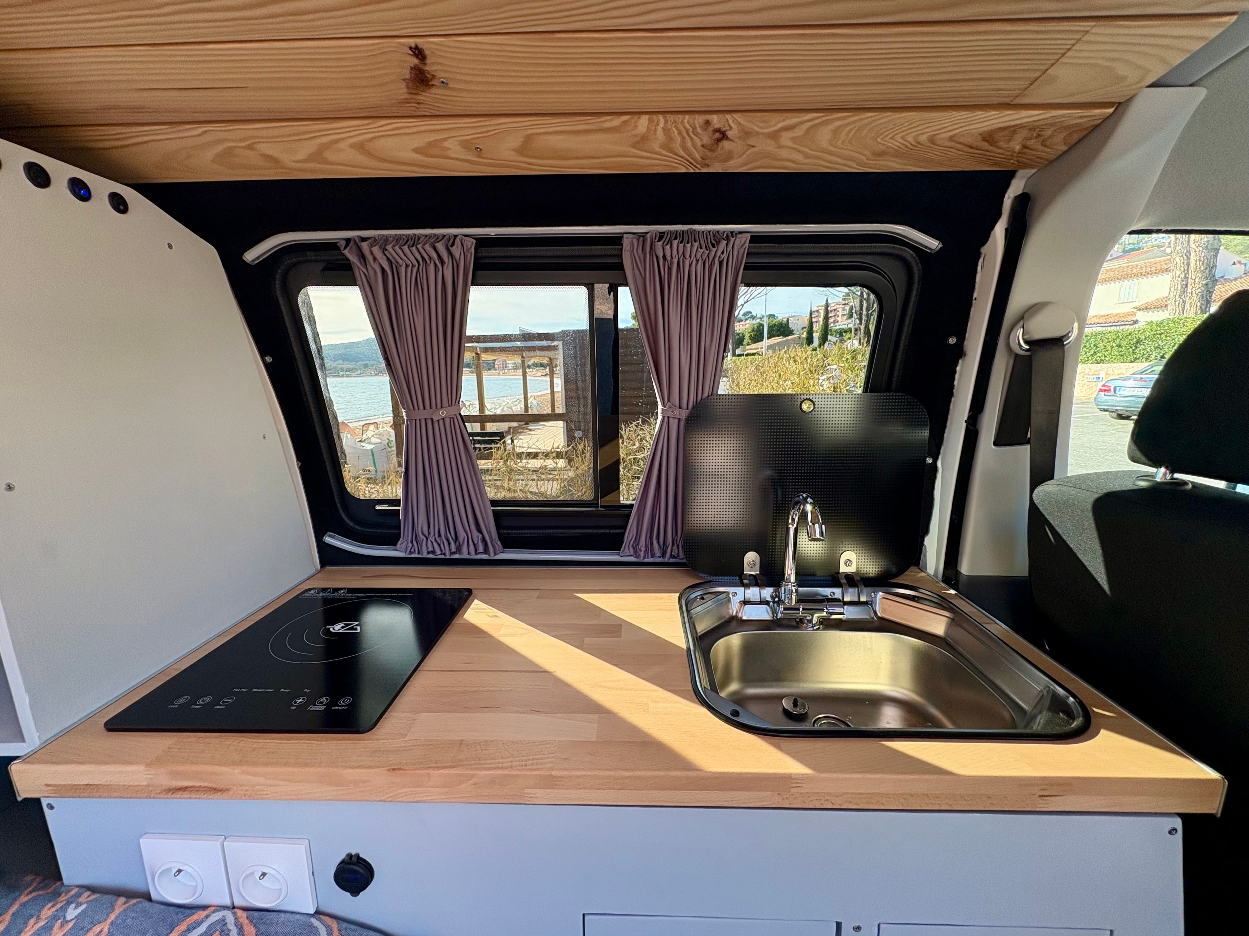 Volkswagen Transporter 6.1 Business Line avec Audio Bluetooth