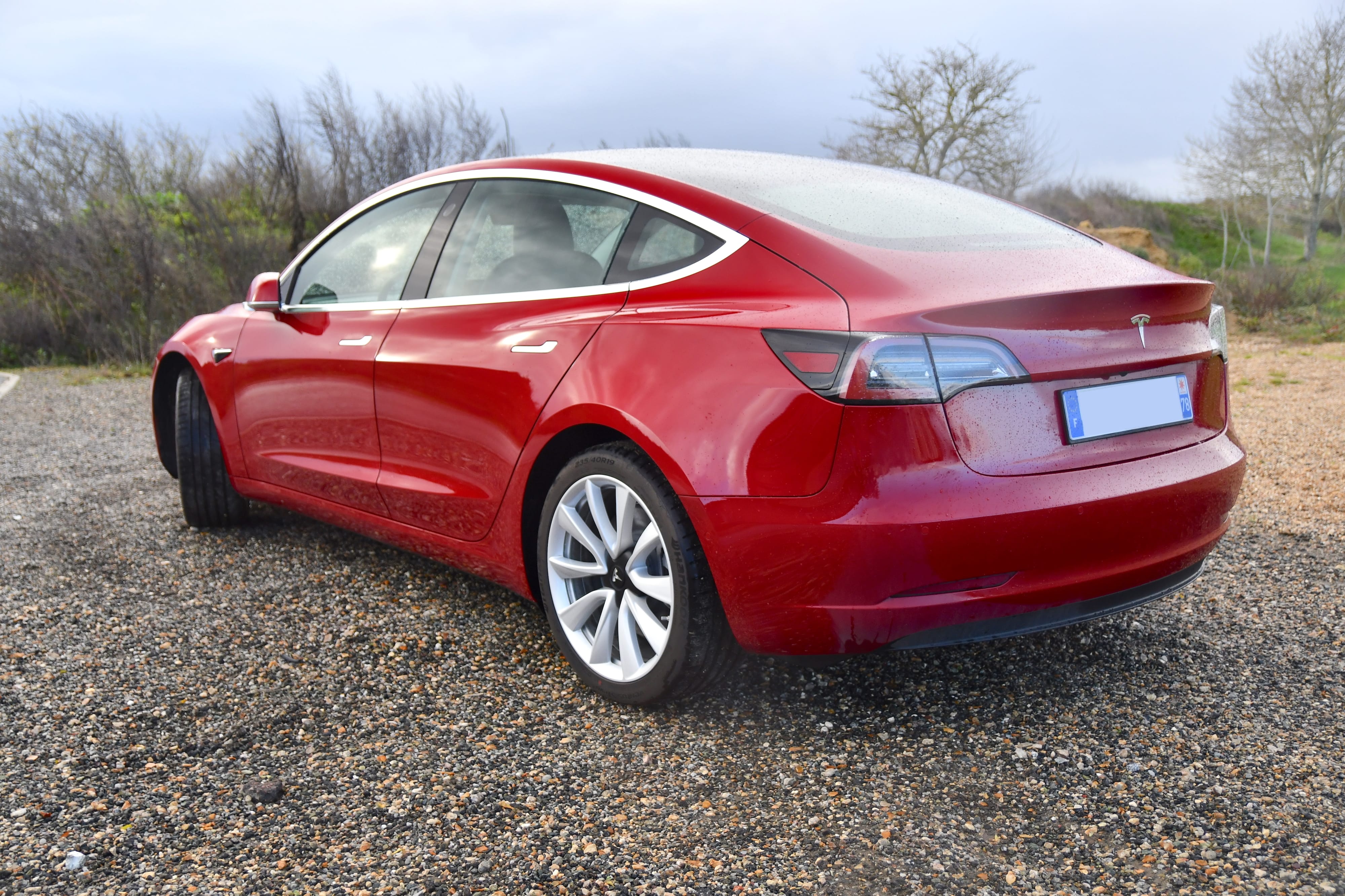 Tesla Model 3 Standard Range PLUS avec GPS