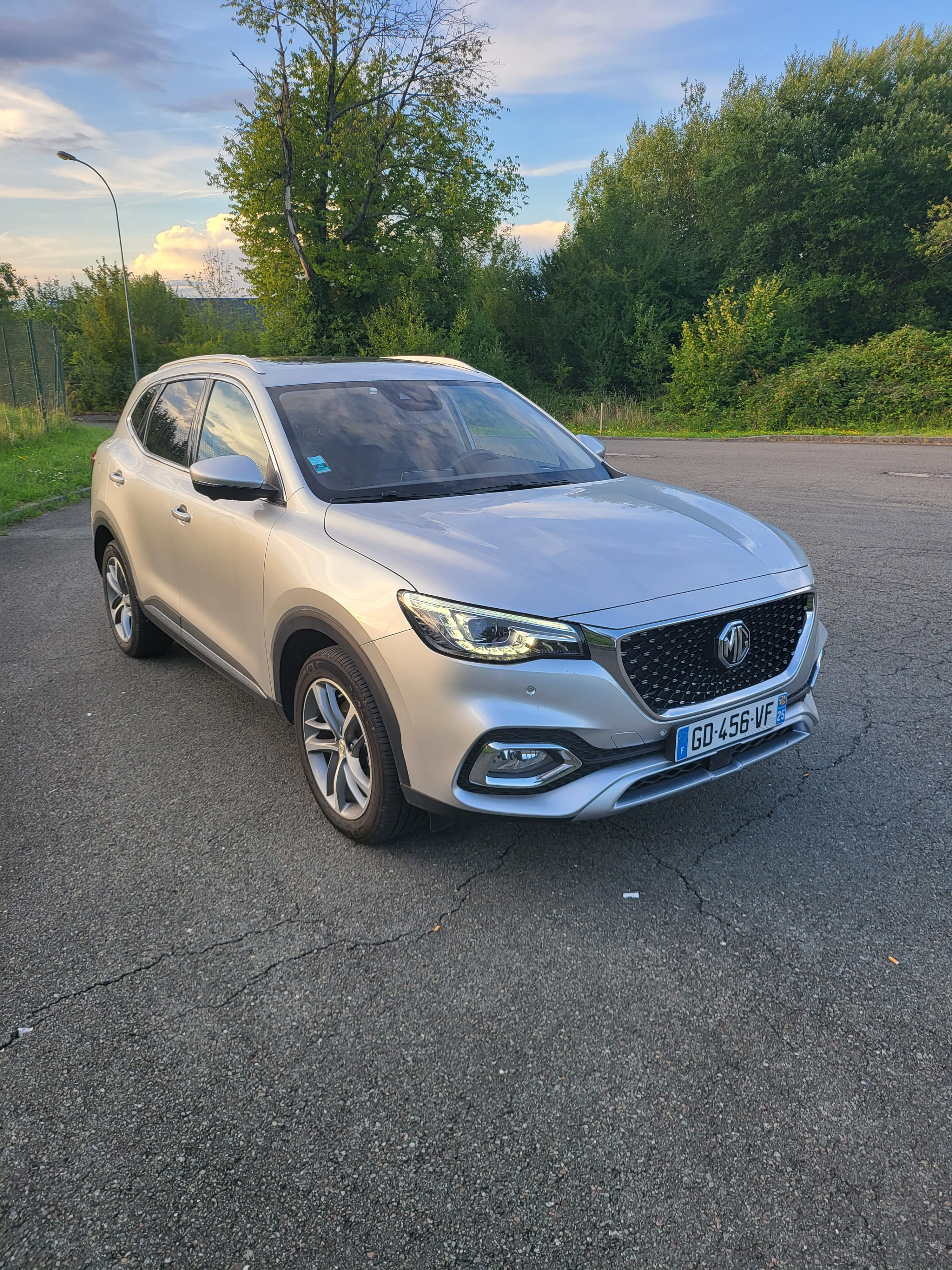 Mg EHS, 2021, Essence 95 / Électrique (hybride), automatique