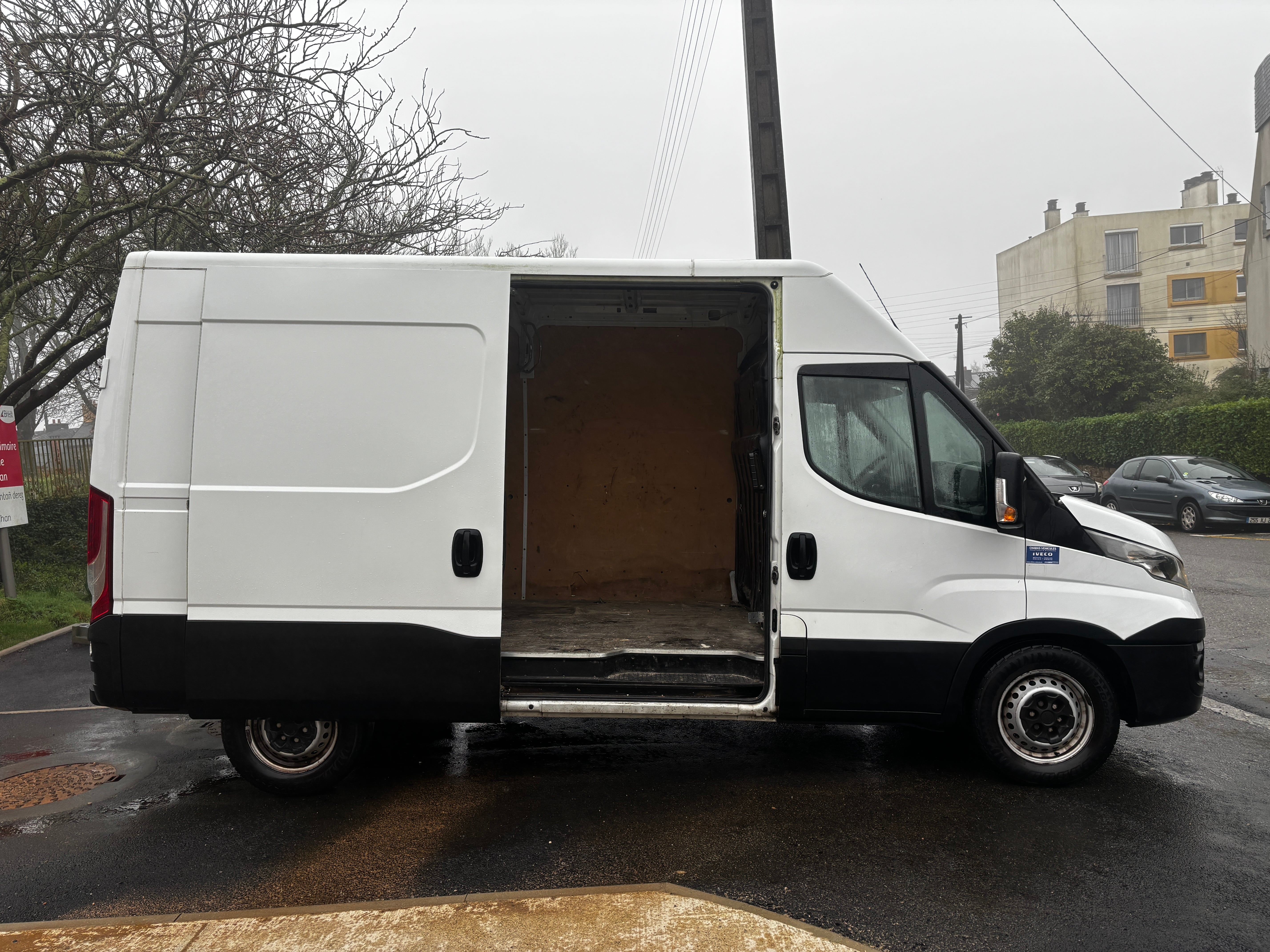Iveco Daily Fourgon avec Climatisation