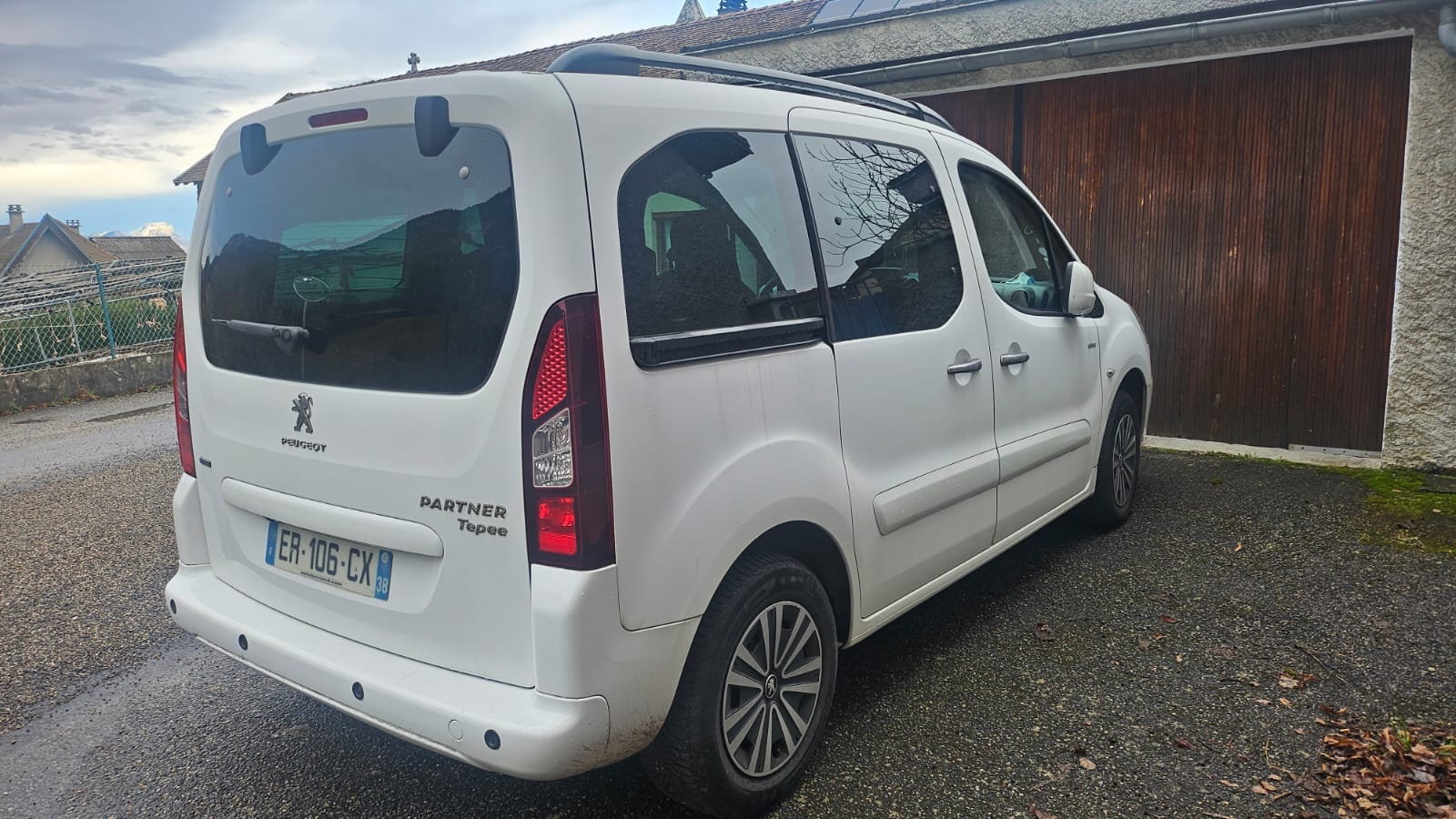 Peugeot Partner Tepee avec GPS