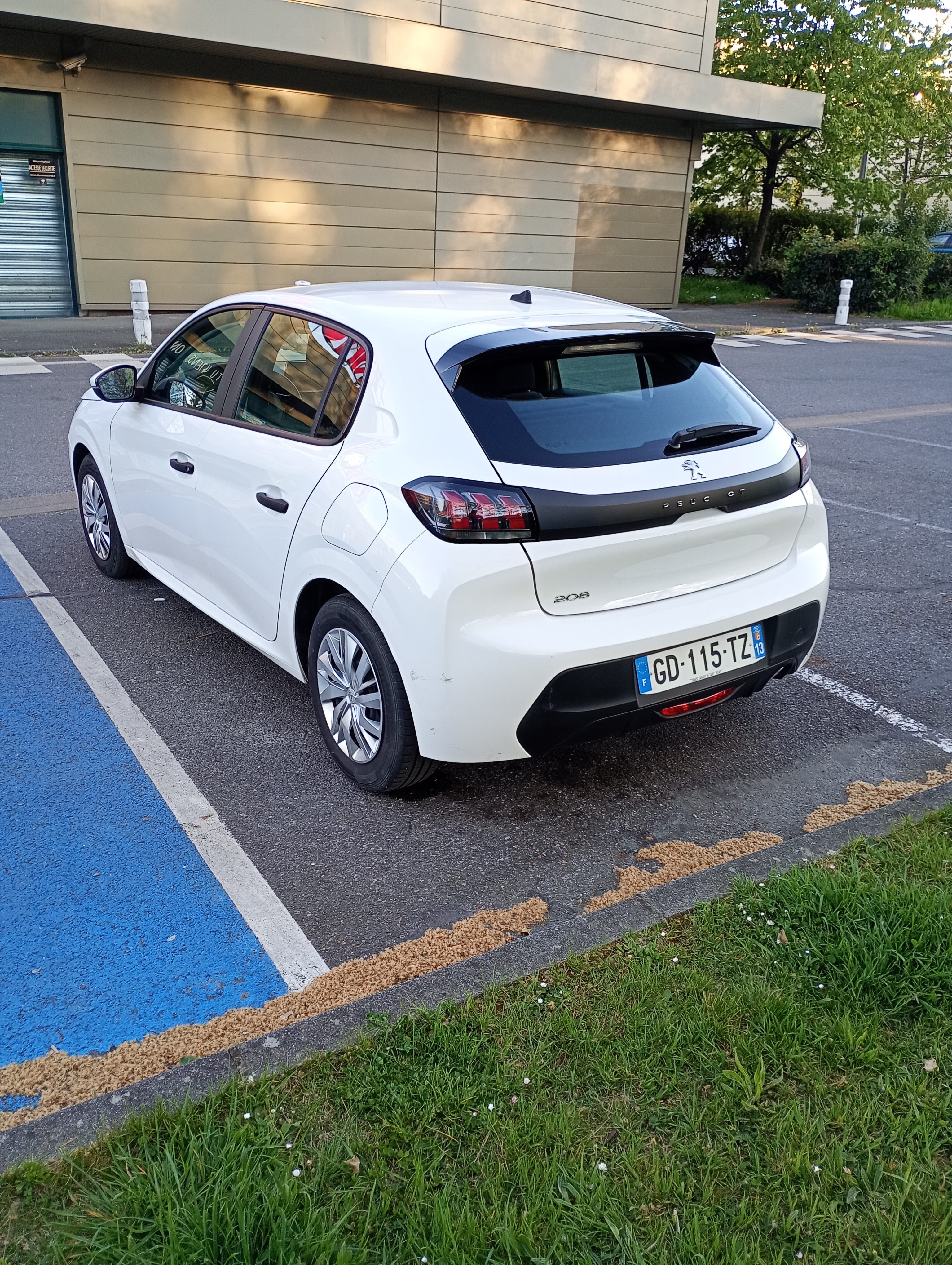 Peugeot 208 1.5 BlueHDI Affaire avec Android Auto