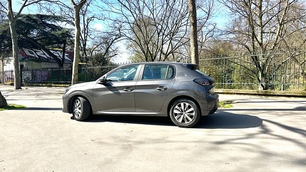 Peugeot 208 FL817 avec Régulateur de vitesse