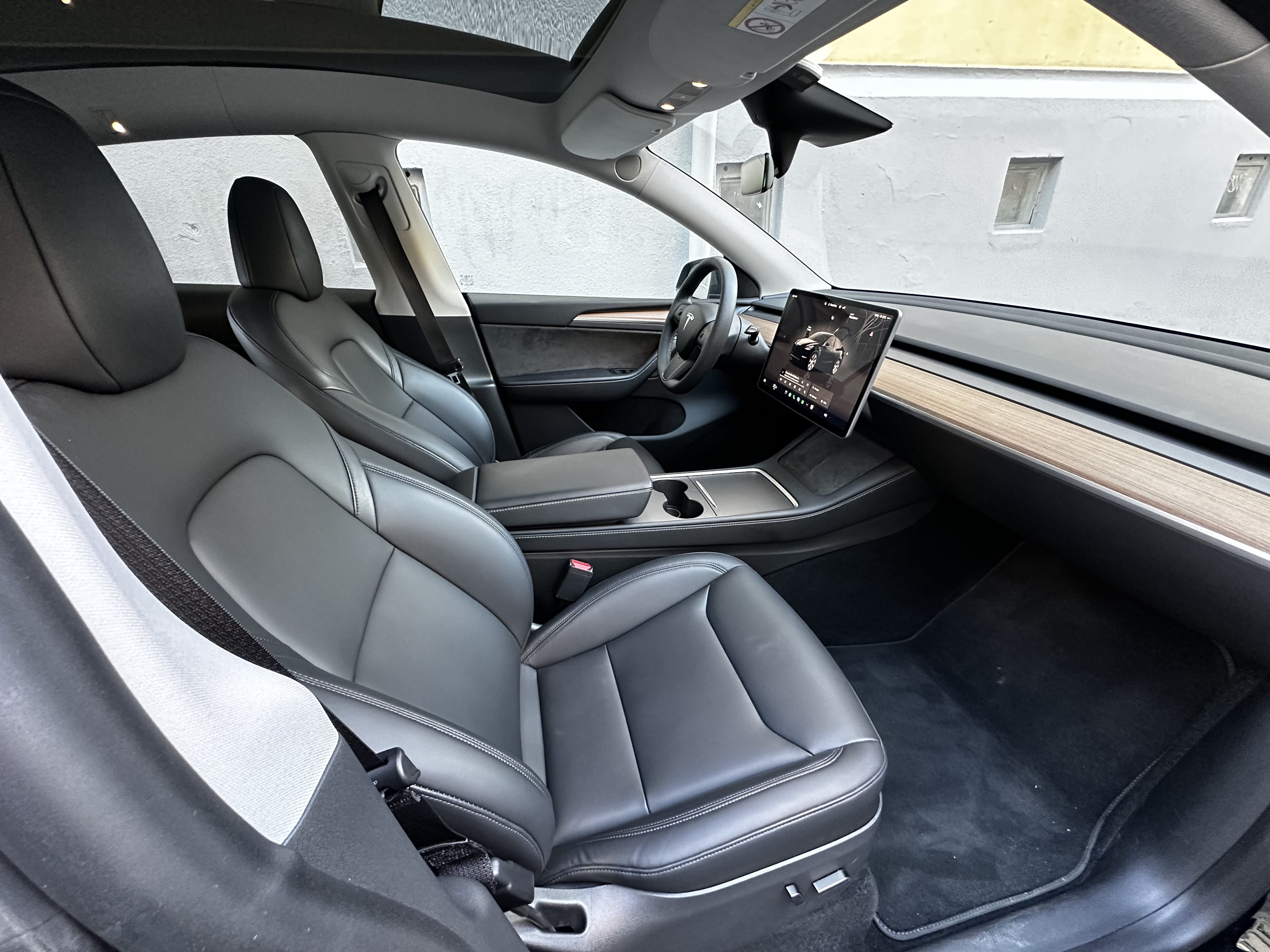 Tesla Model Y Long Range med Cruisekontroll