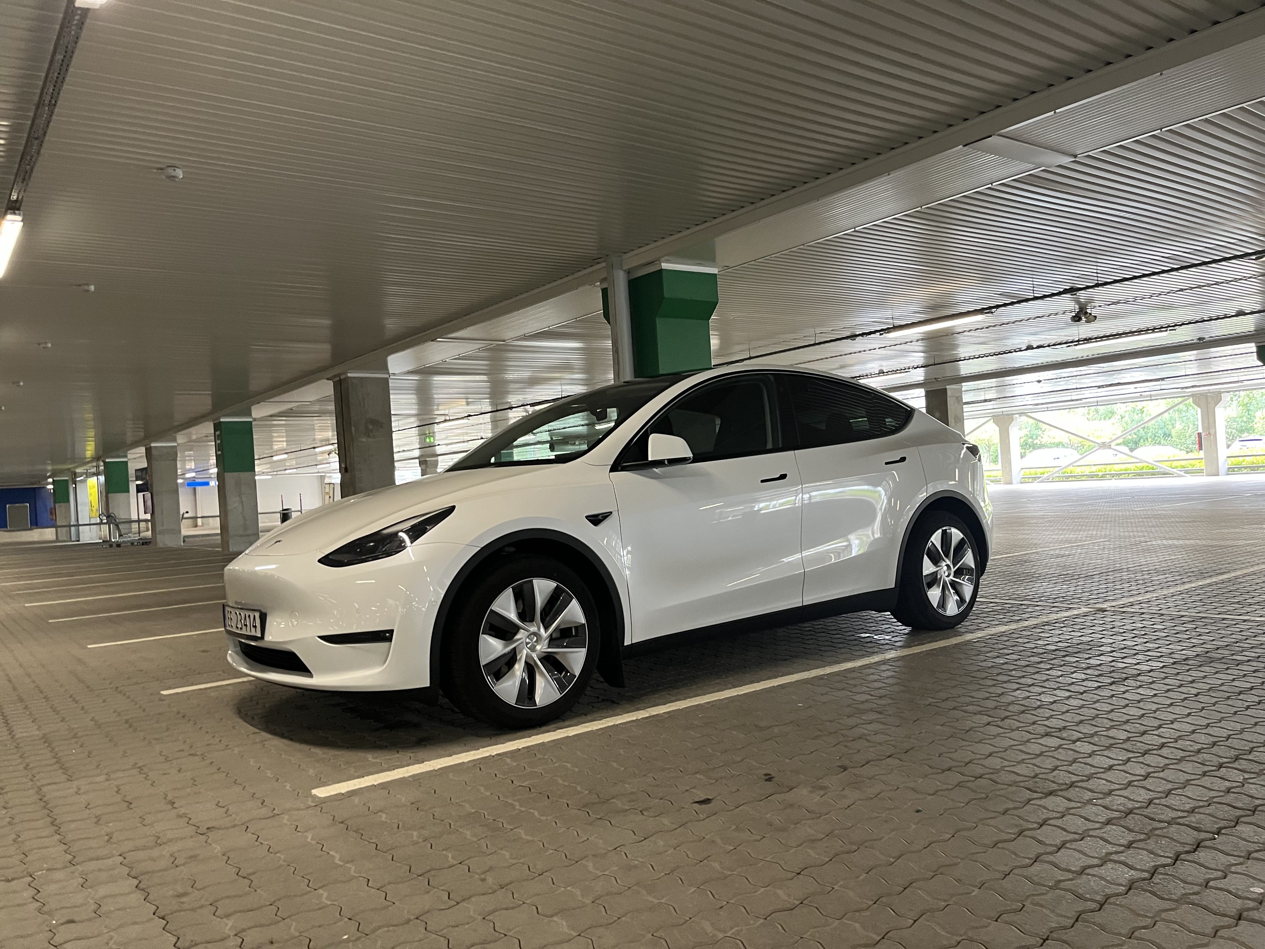 Tesla Model Y Long Range med Aircondition