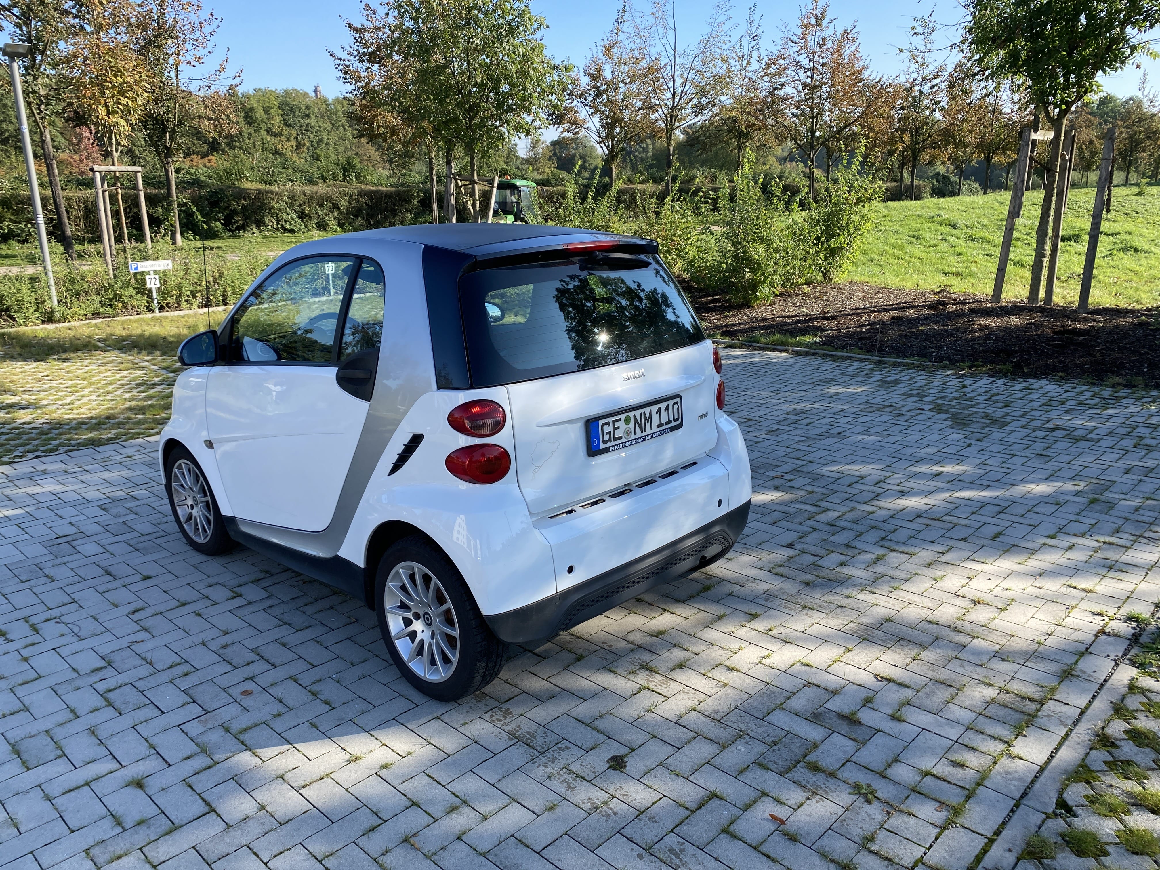 Smart Fortwo Coupé 1.0 MHD / 61 PS mit Bluetooth-Audio