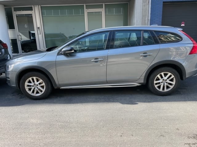 Volvo V60 Cross Country avec Climatisation