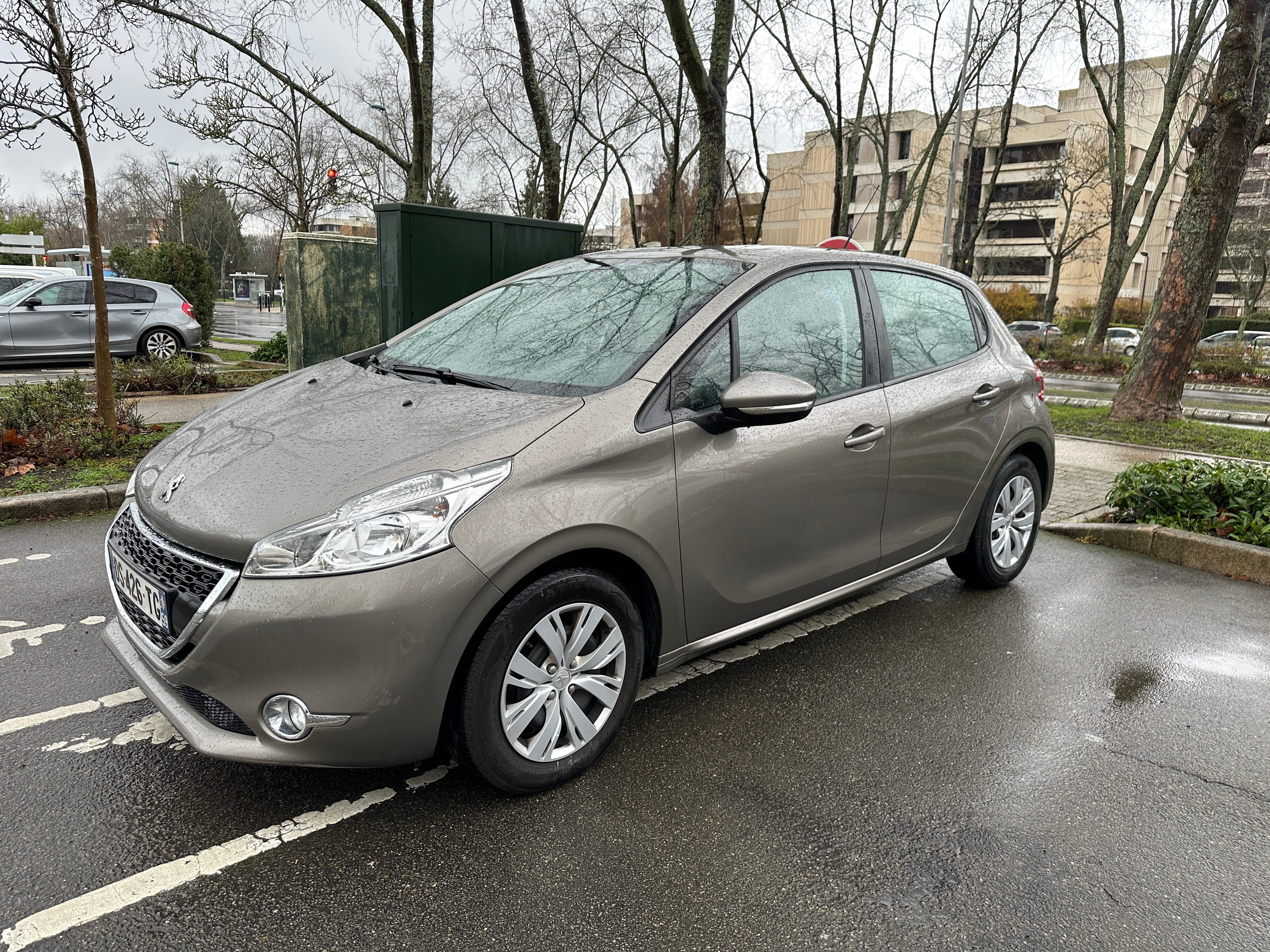 Peugeot 208 avec Climatisation