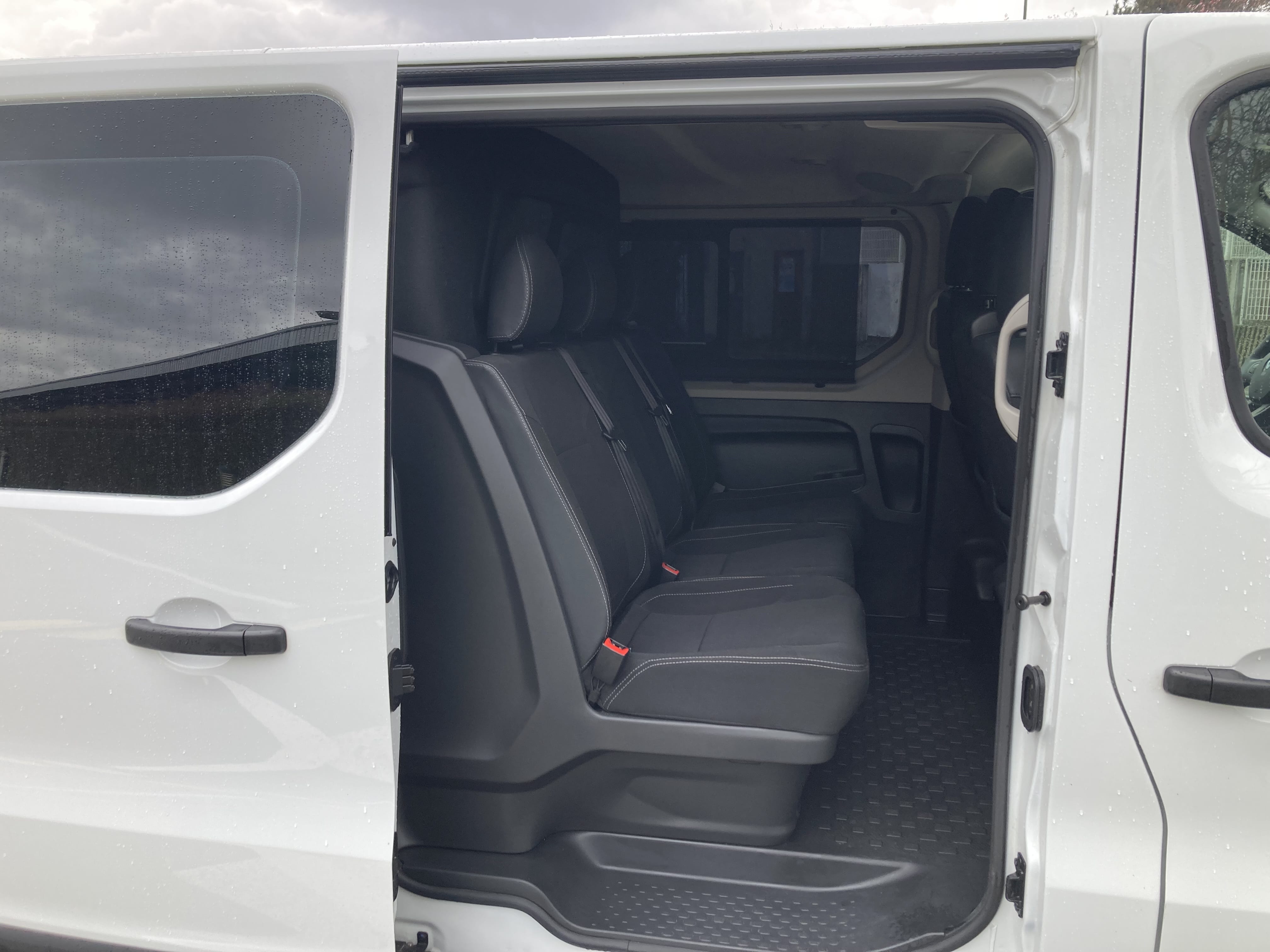 Renault Trafic Passenger 6 Places et 4 M3 + Chaînes avec Apple CarPlay